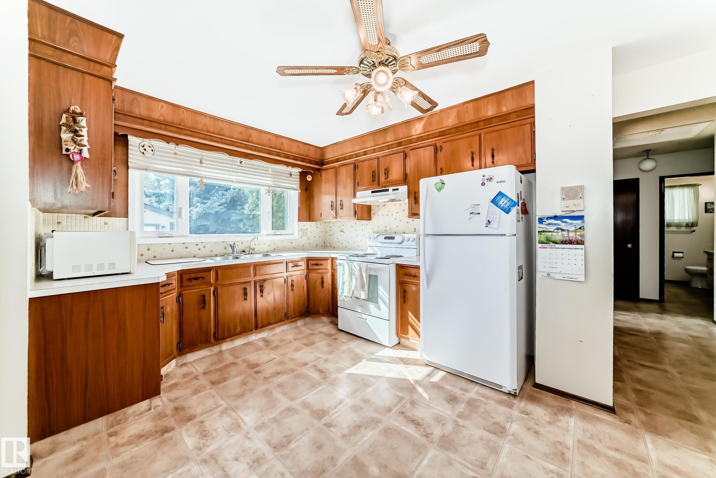 Photo 6 at 70 Fleetwood Crescent, Forest Lawn, St. Albert
