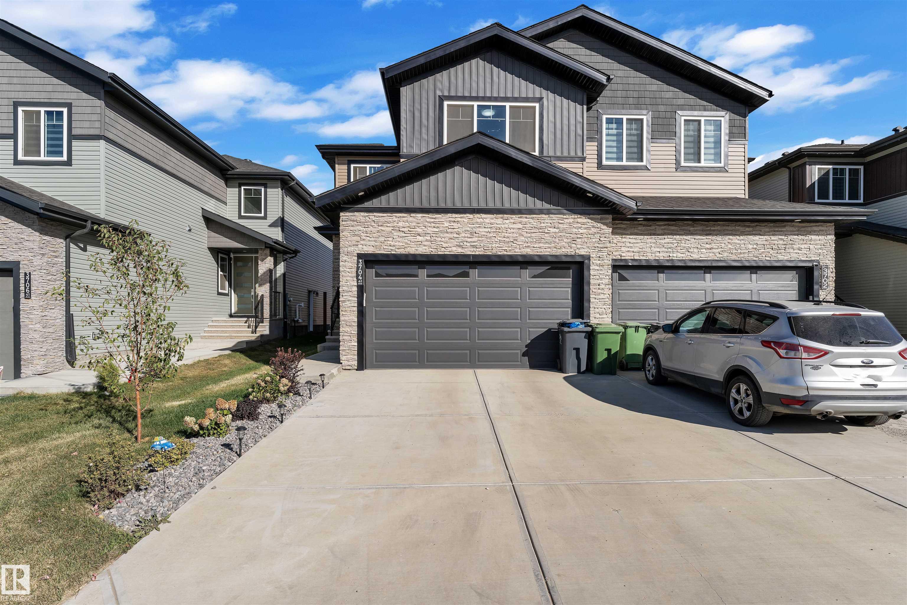 Photo 3 at 3704 41 Avenue, Azur, Beaumont
