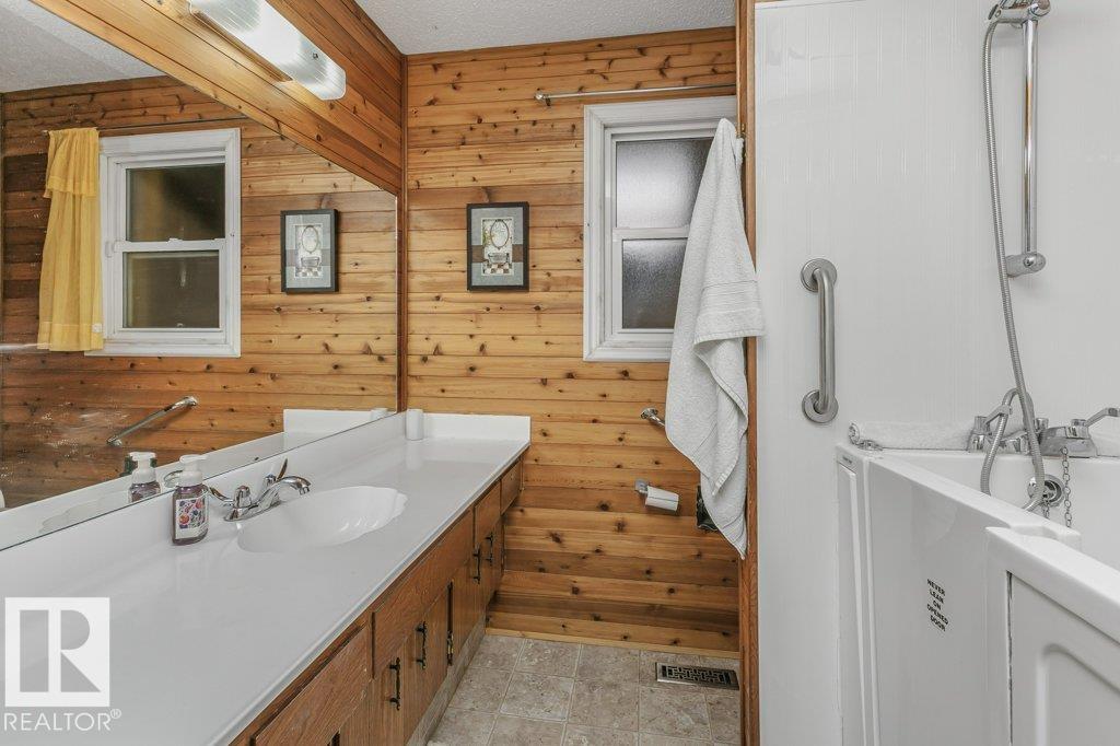 Photo 17 at 27 Millgrove Drive, Millgrove, Spruce Grove