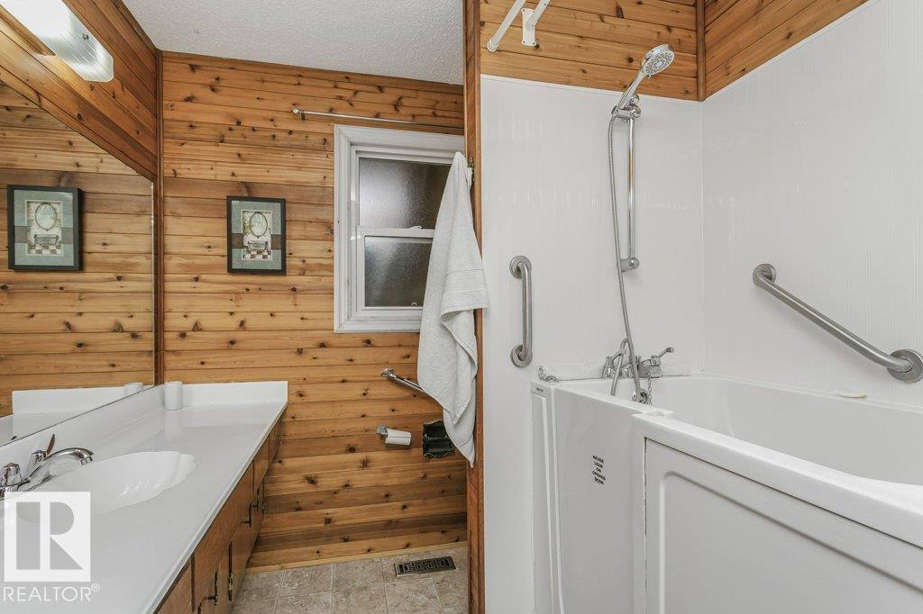 Photo 19 at 27 Millgrove Drive, Millgrove, Spruce Grove