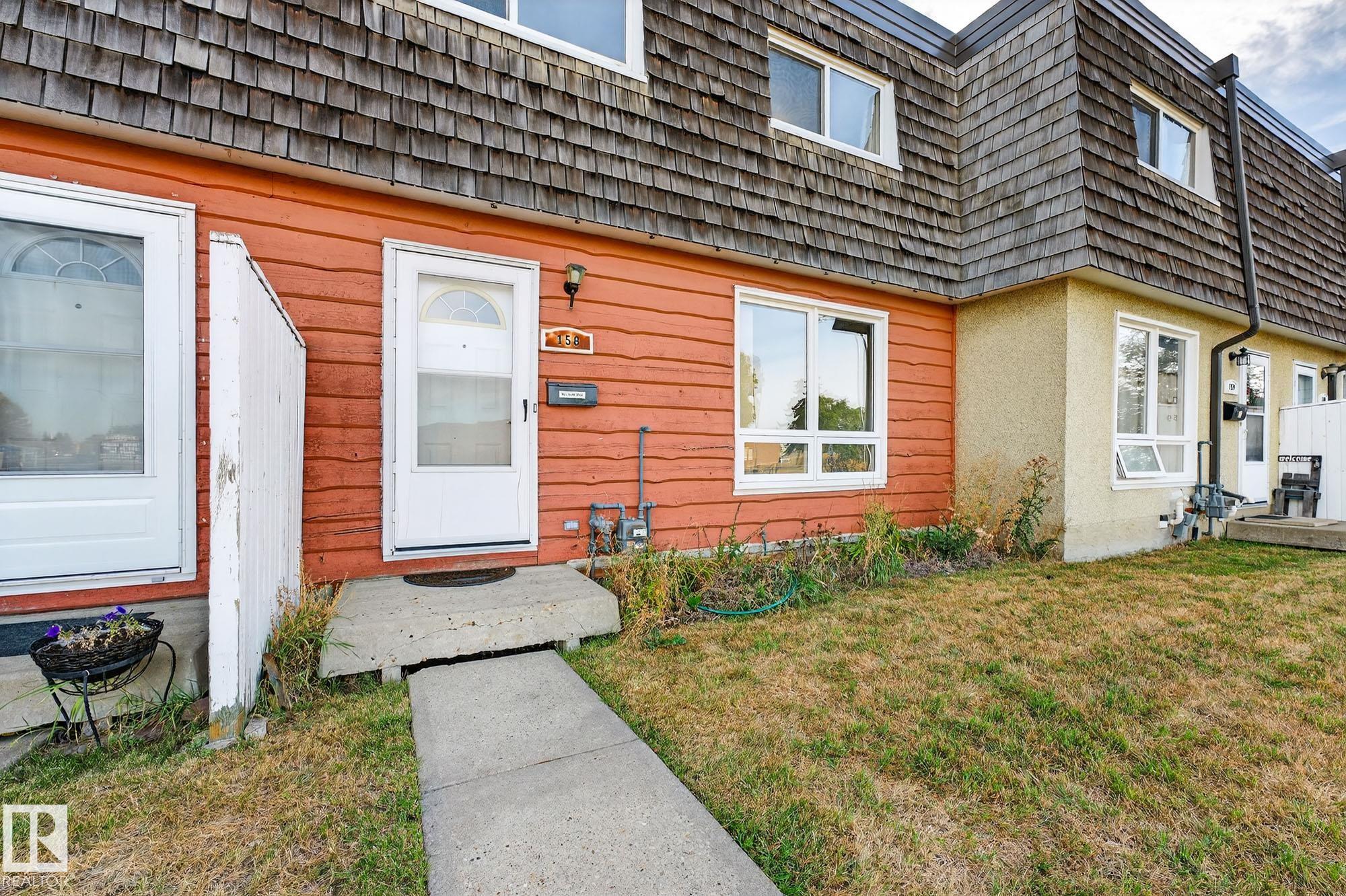 Photo 2 at 158 Mayfair Mews NW, Northmount, Edmonton