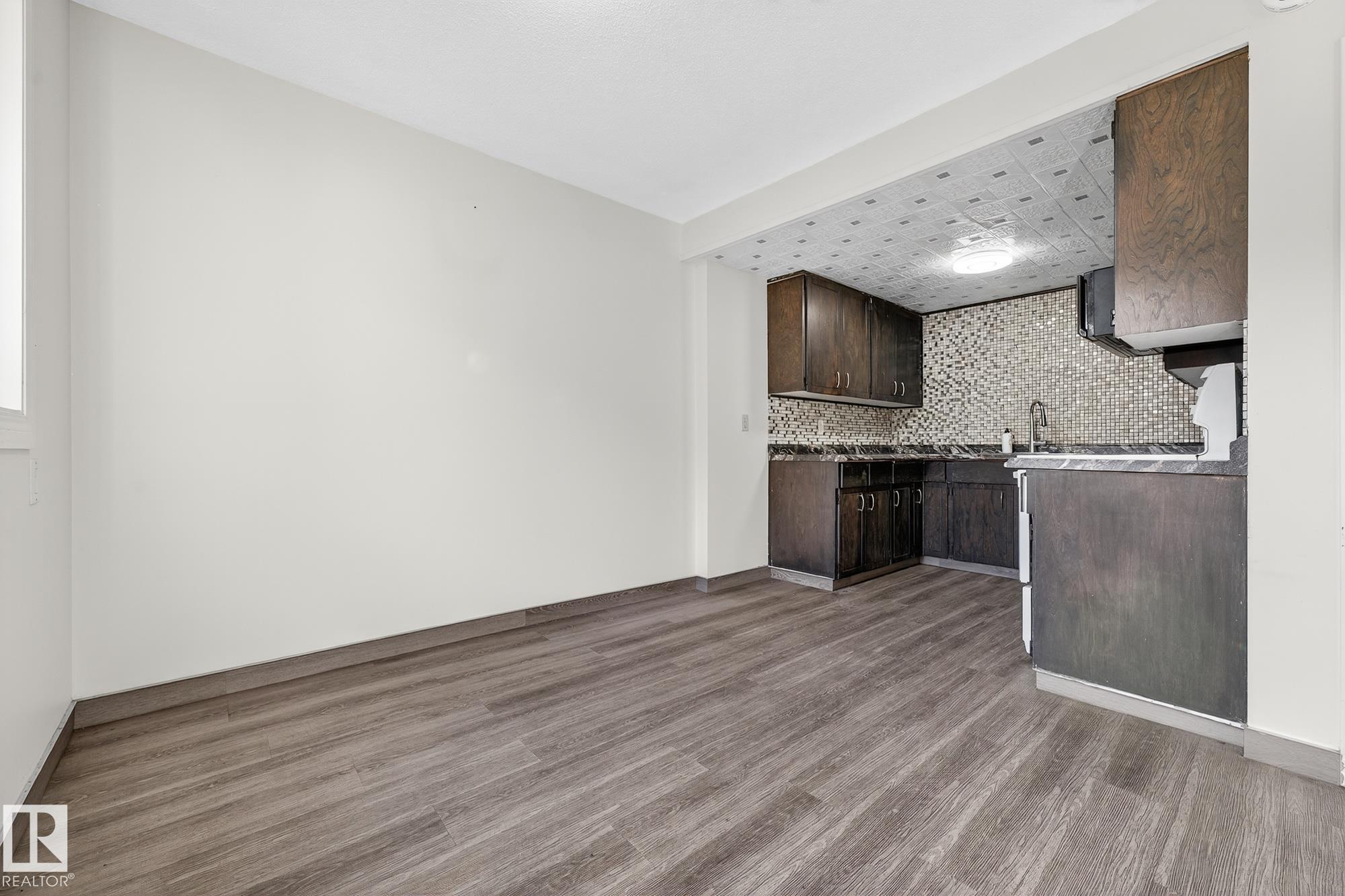 Photo 15 at 158 Mayfair Mews NW, Northmount, Edmonton