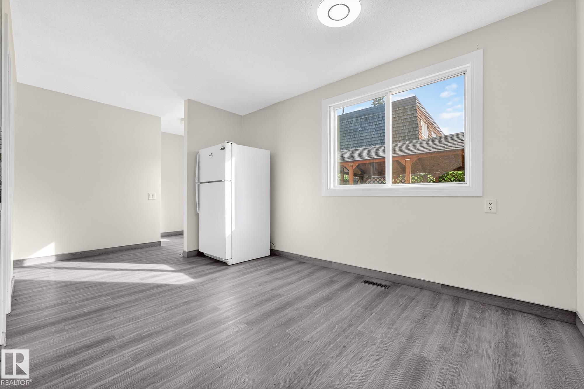Photo 18 at 158 Mayfair Mews NW, Northmount, Edmonton