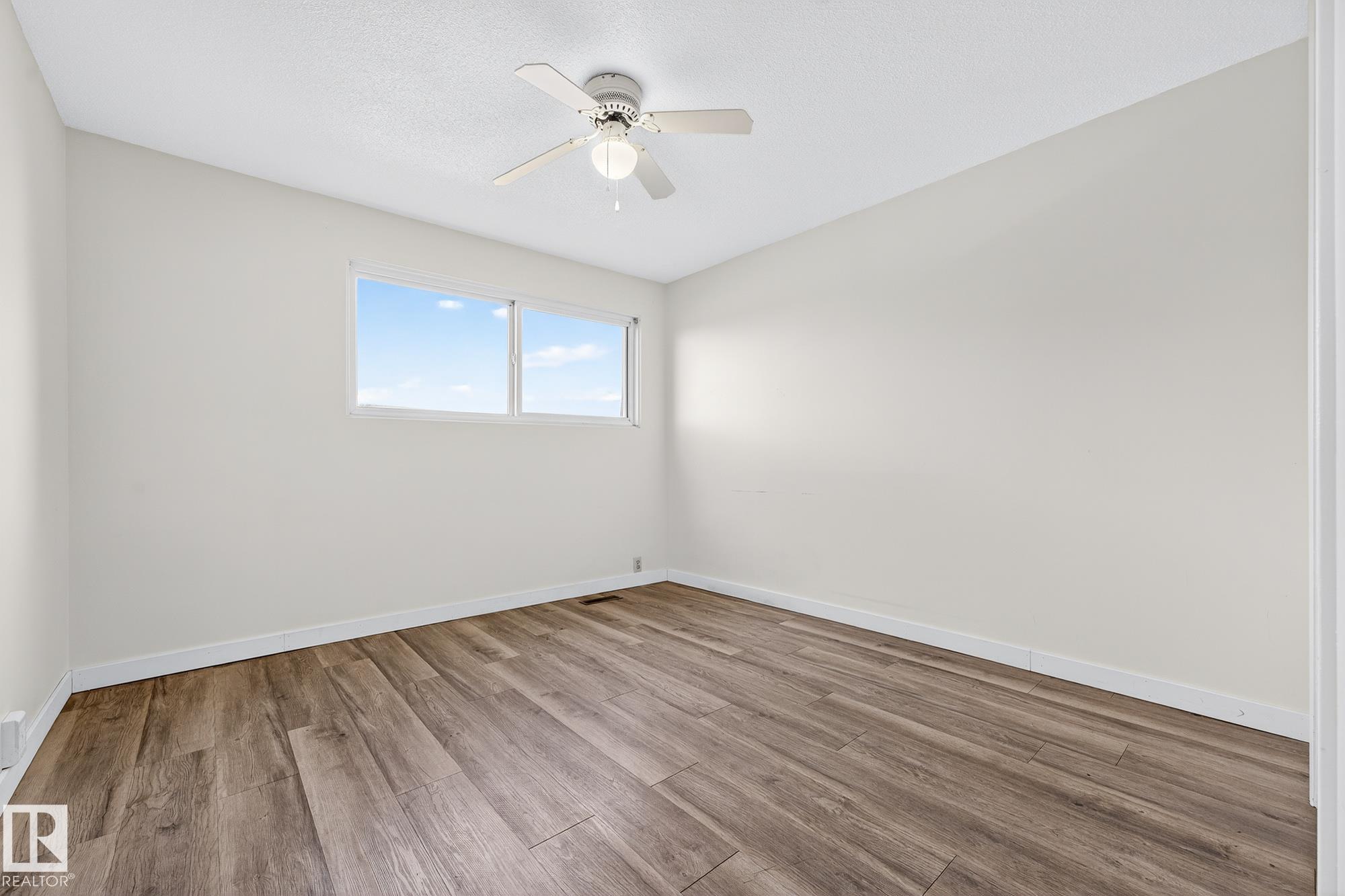 Photo 21 at 158 Mayfair Mews NW, Northmount, Edmonton