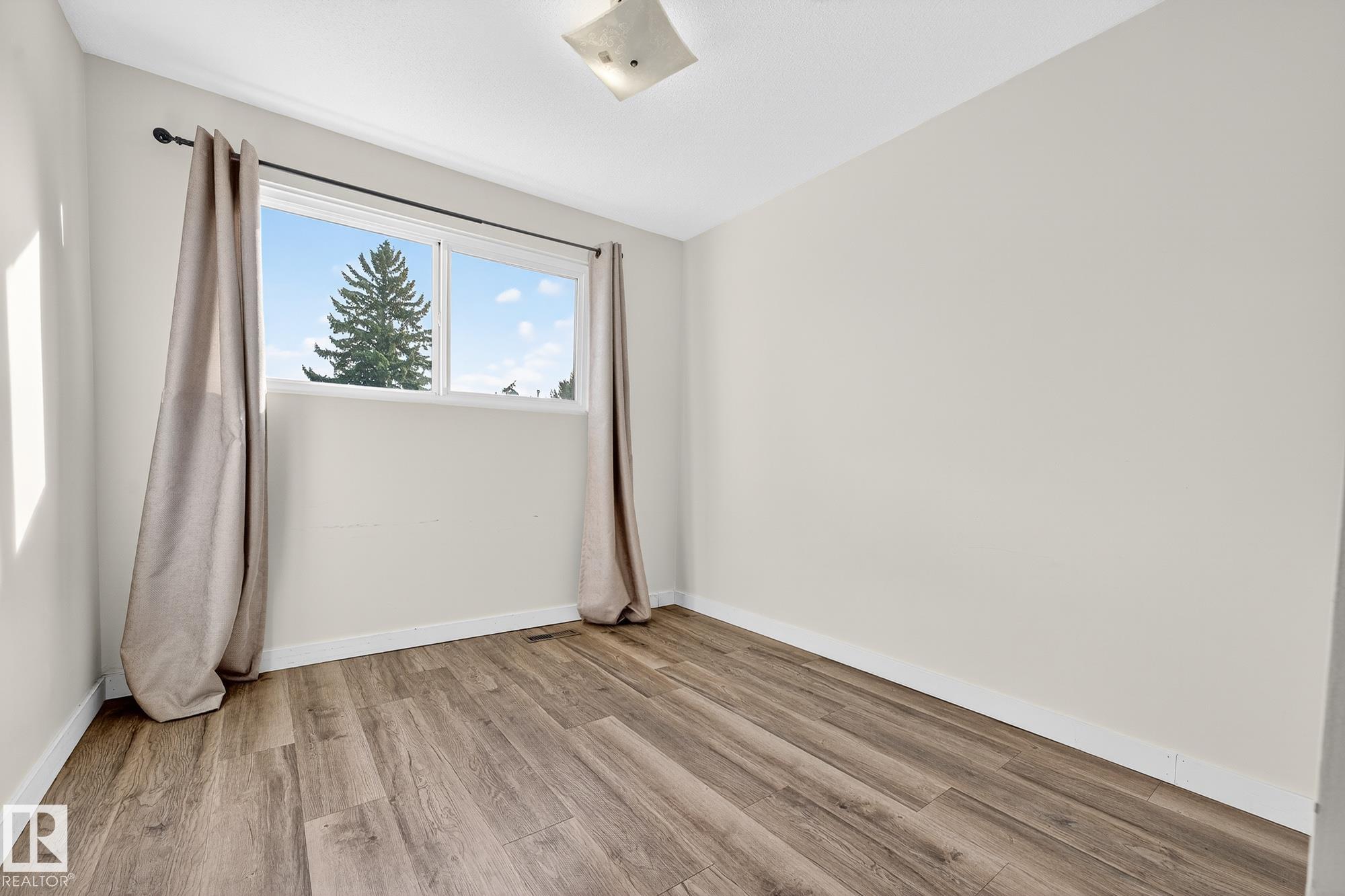Photo 26 at 158 Mayfair Mews NW, Northmount, Edmonton