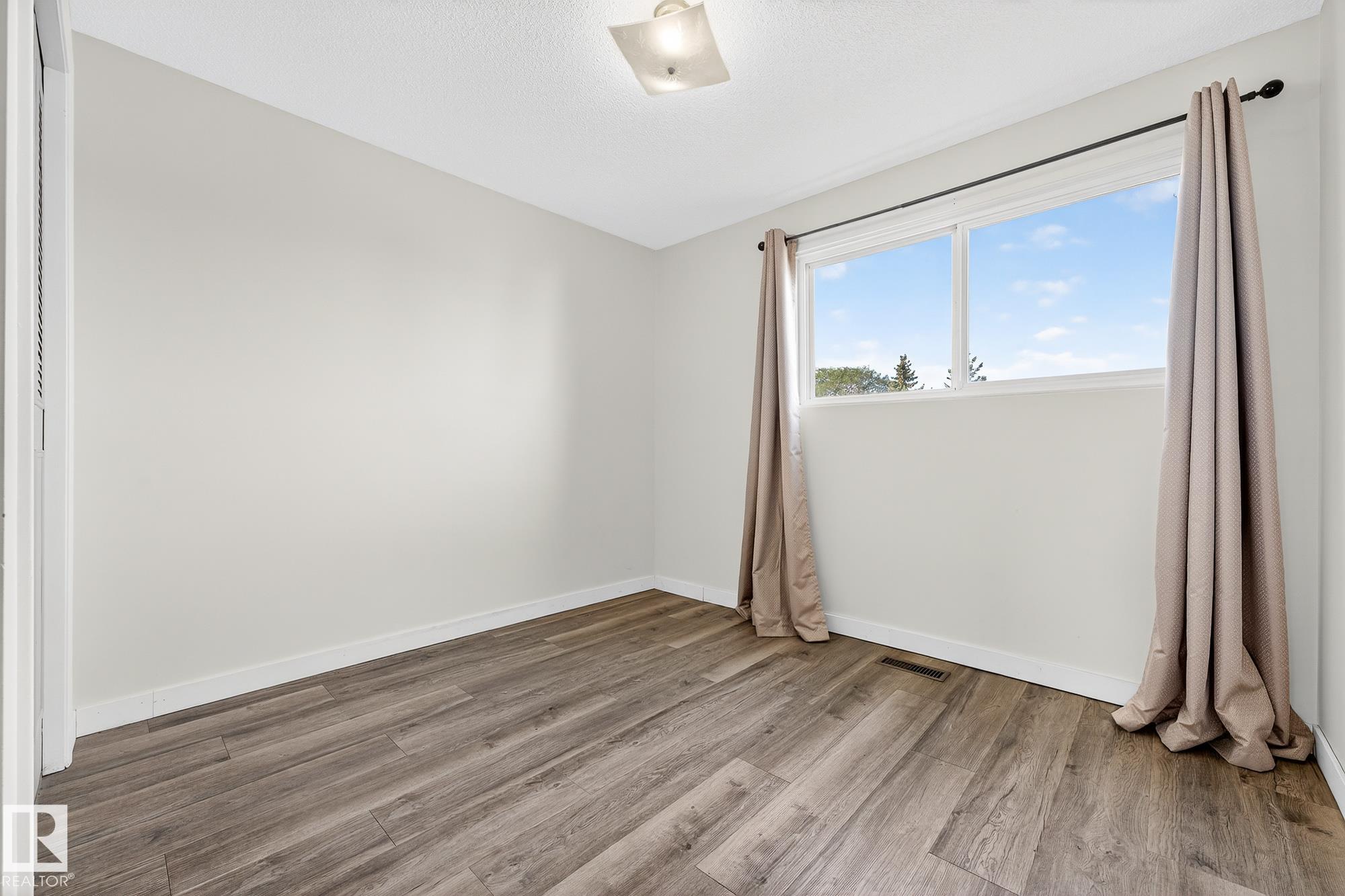 Photo 28 at 158 Mayfair Mews NW, Northmount, Edmonton