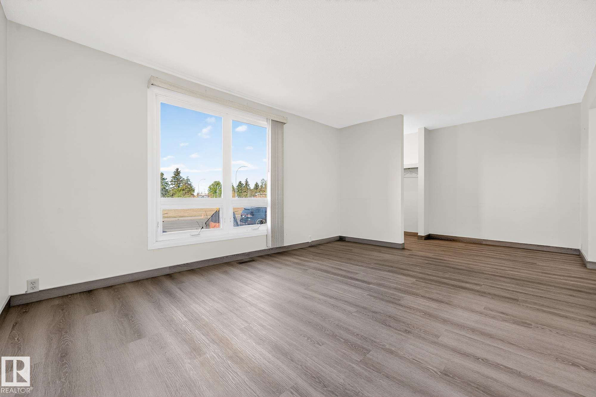 Photo 8 at 158 Mayfair Mews NW, Northmount, Edmonton