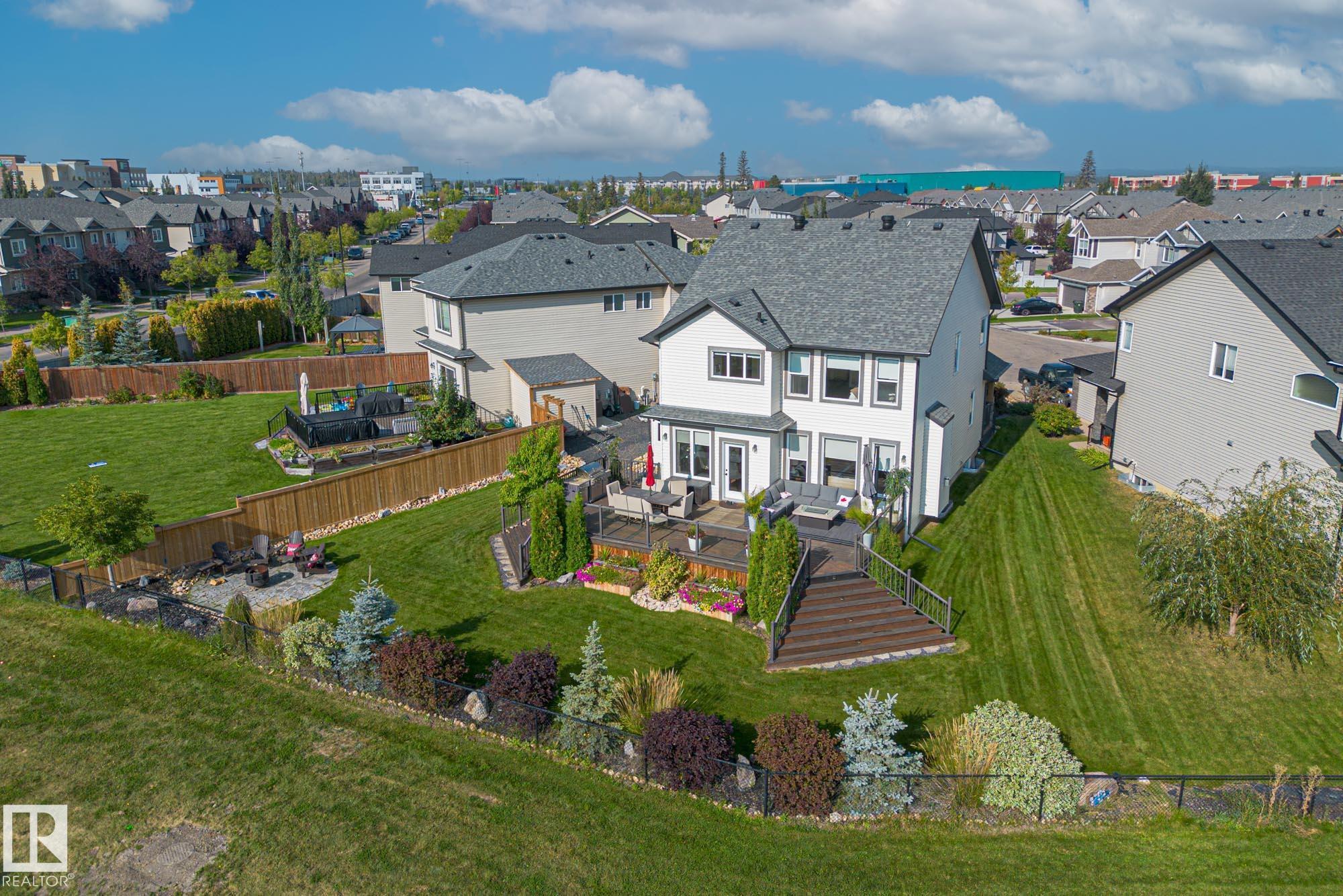 Photo 2 at 10 Meadowland gardens, McLaughlin, Spruce Grove