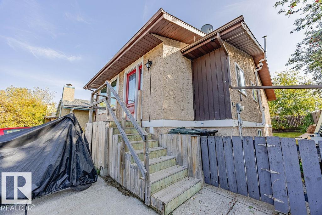 Photo 2 at 44 Wellington Crescent, Woodhaven, Spruce Grove
