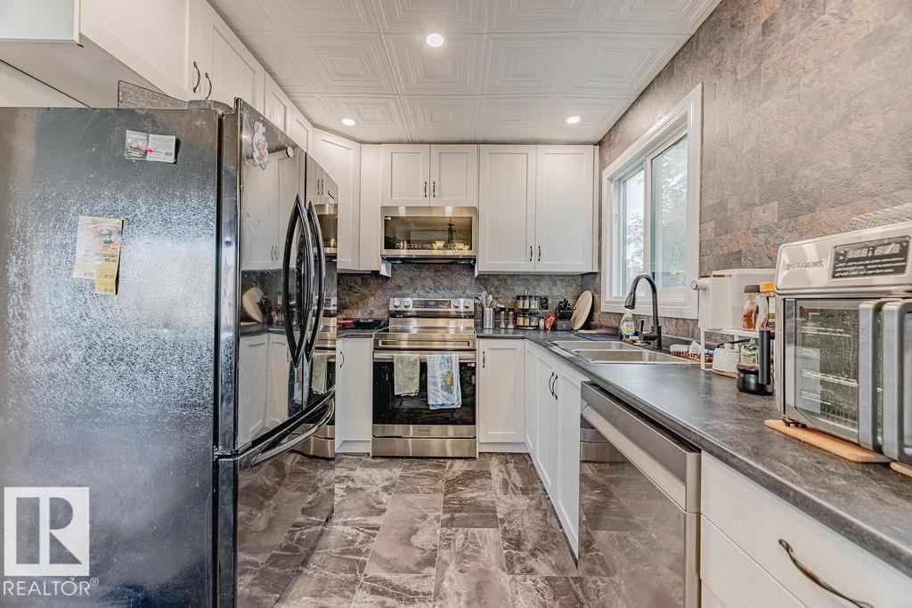 Photo 12 at 44 Wellington Crescent, Woodhaven, Spruce Grove