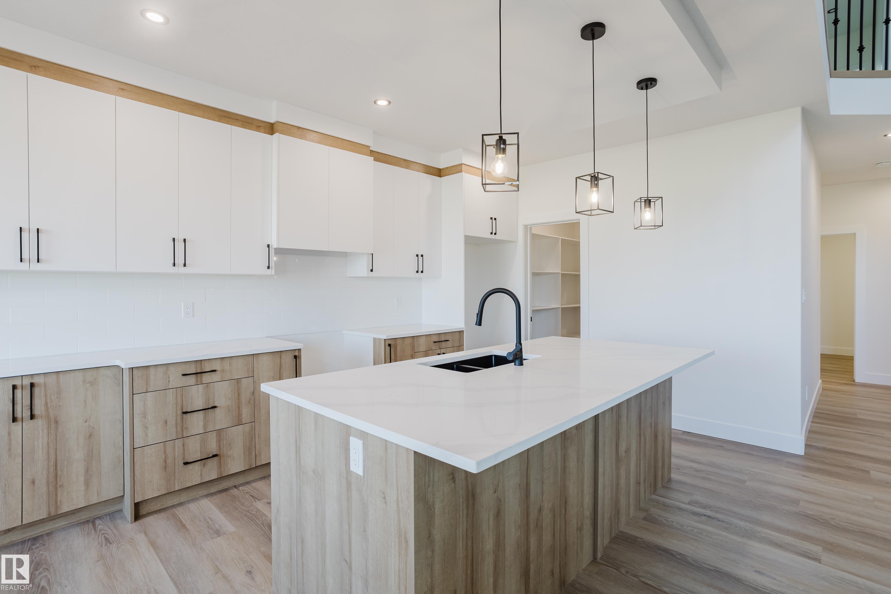Photo 11 at 325 Bluff Cove, Black Stone, Leduc