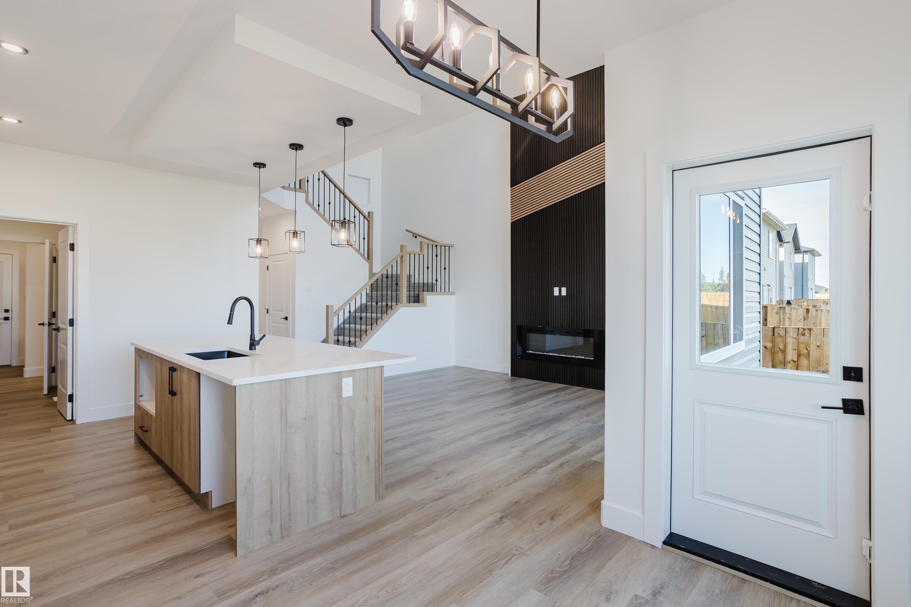 Photo 14 at 325 Bluff Cove, Black Stone, Leduc