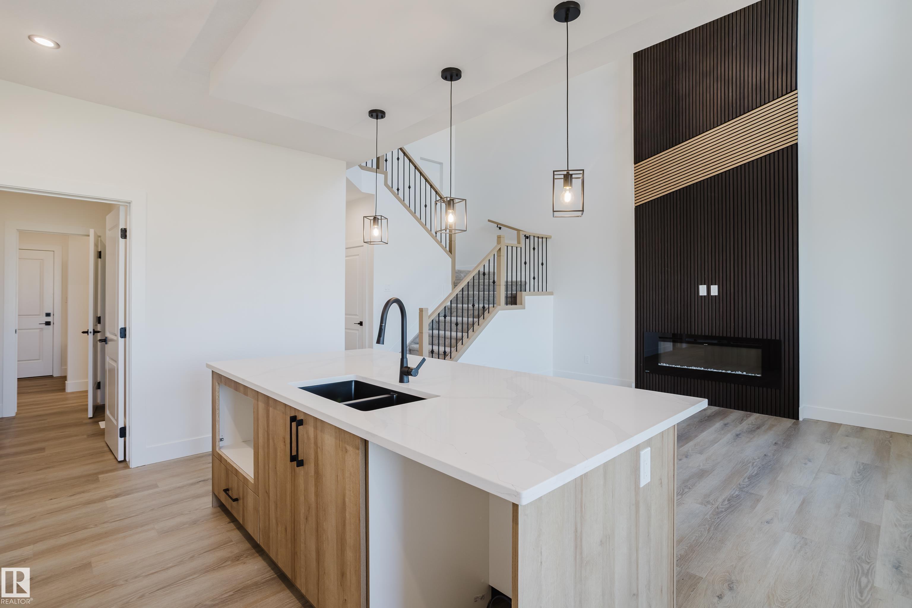 Photo 15 at 325 Bluff Cove, Black Stone, Leduc