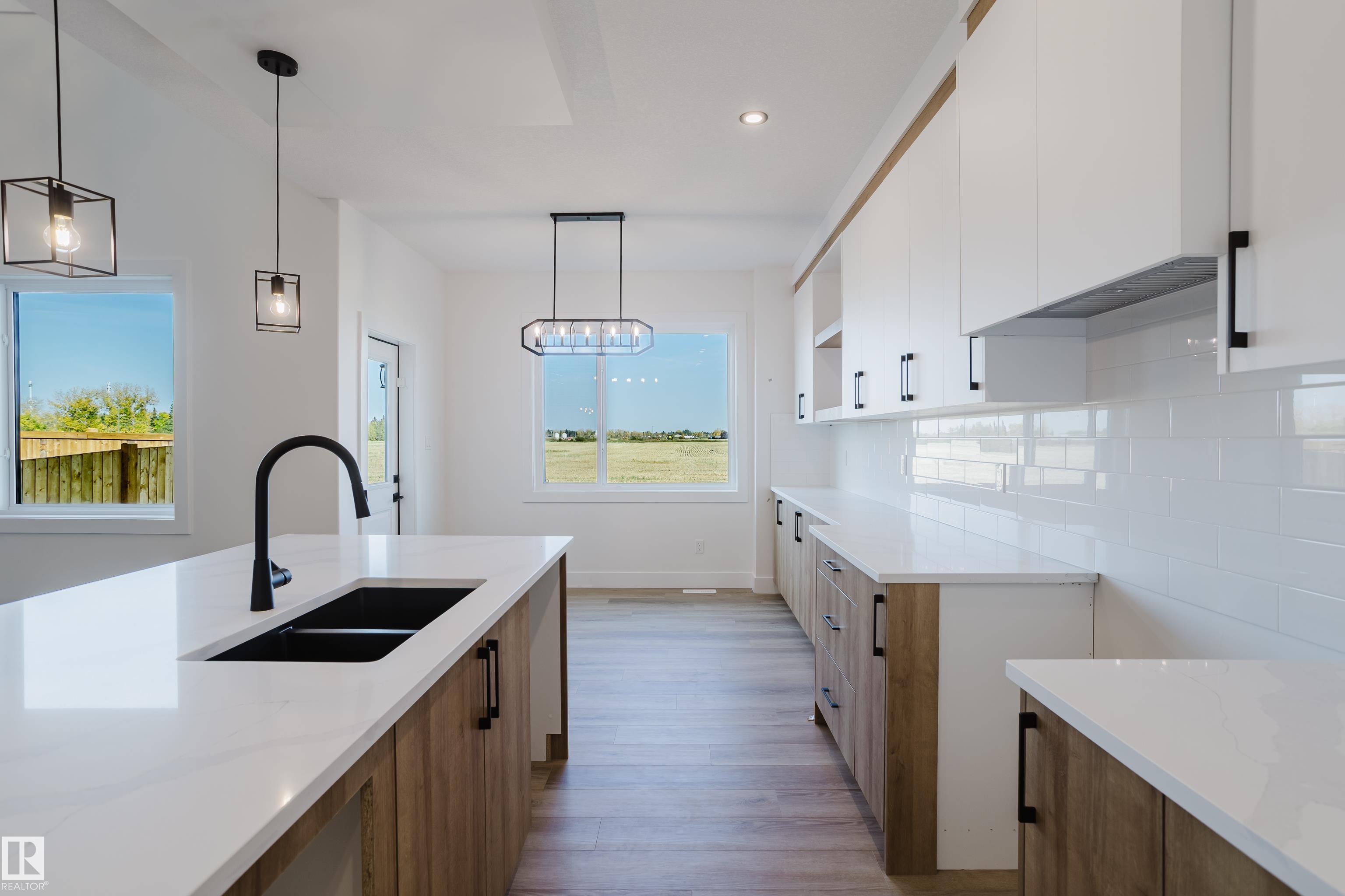 Photo 17 at 325 Bluff Cove, Black Stone, Leduc