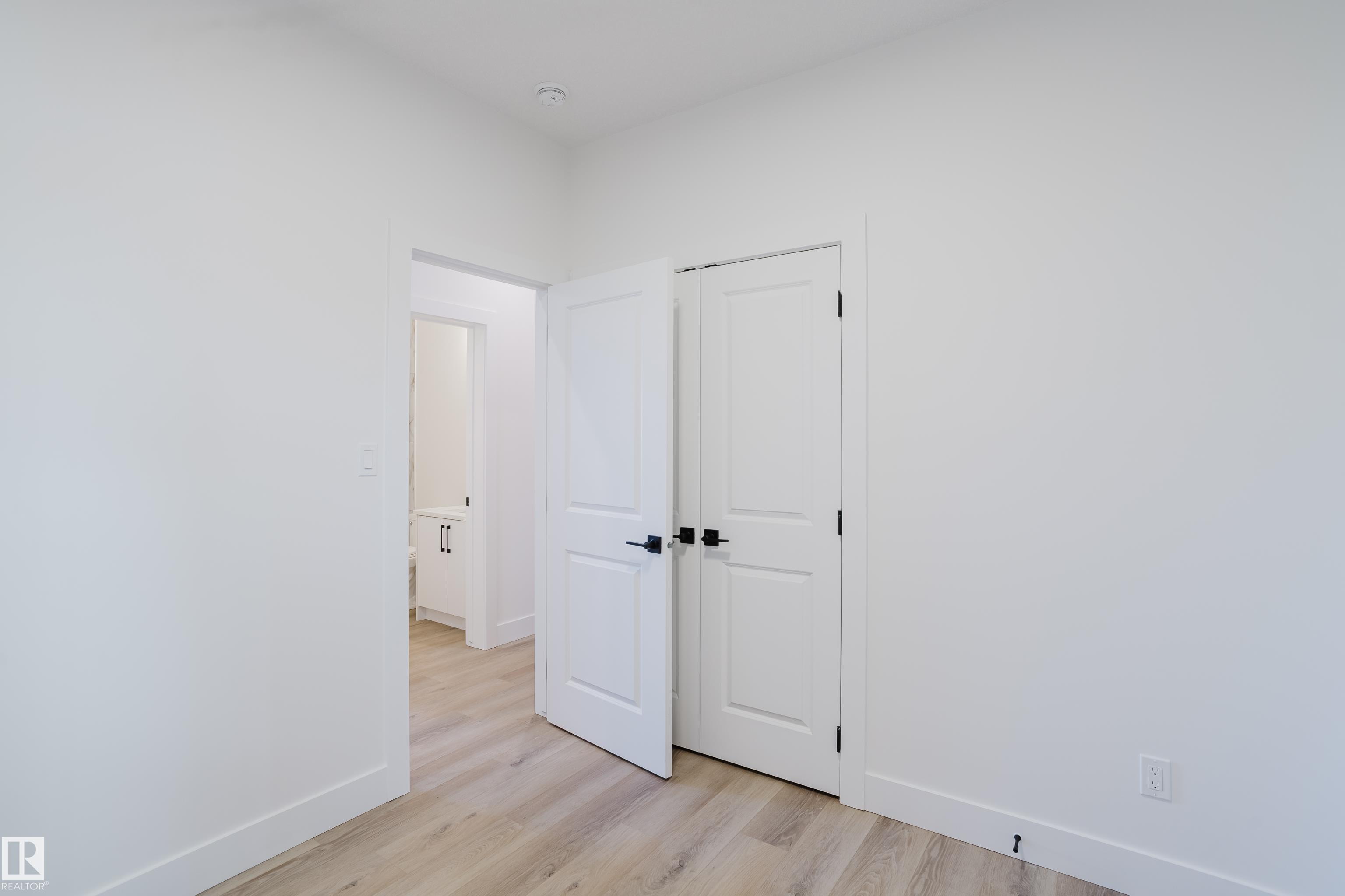 Photo 5 at 325 Bluff Cove, Black Stone, Leduc