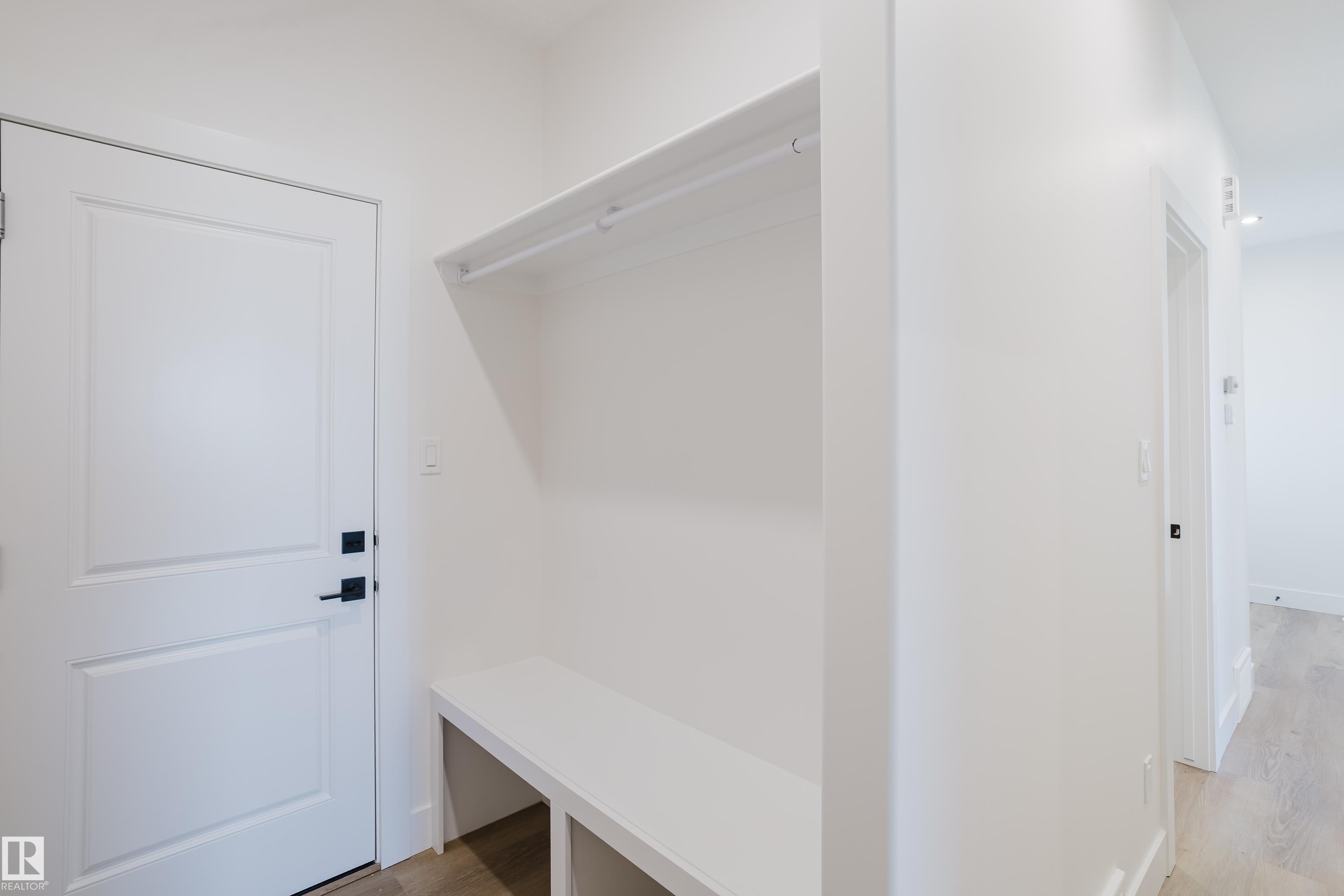 Photo 6 at 325 Bluff Cove, Black Stone, Leduc