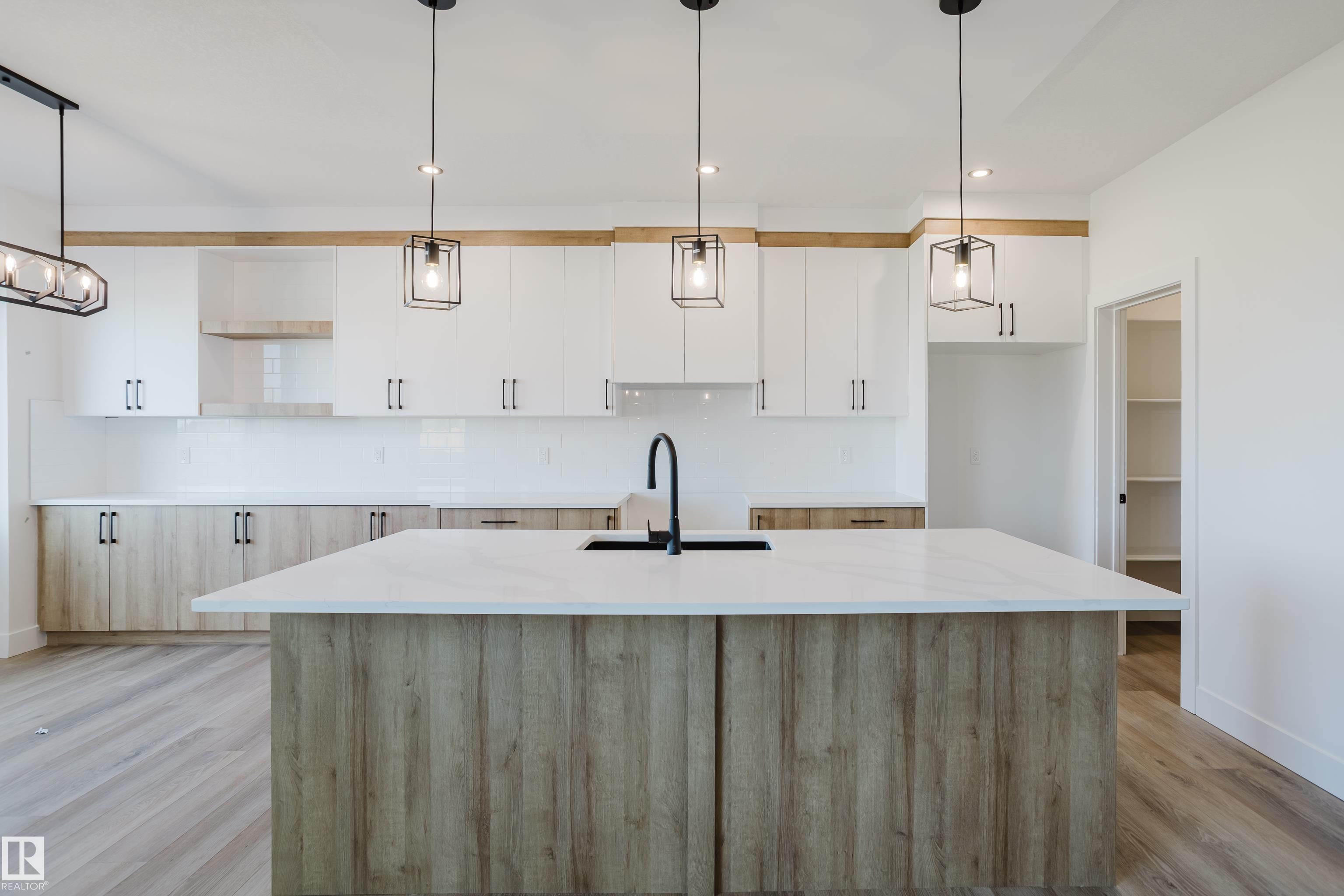 Photo 8 at 325 Bluff Cove, Black Stone, Leduc