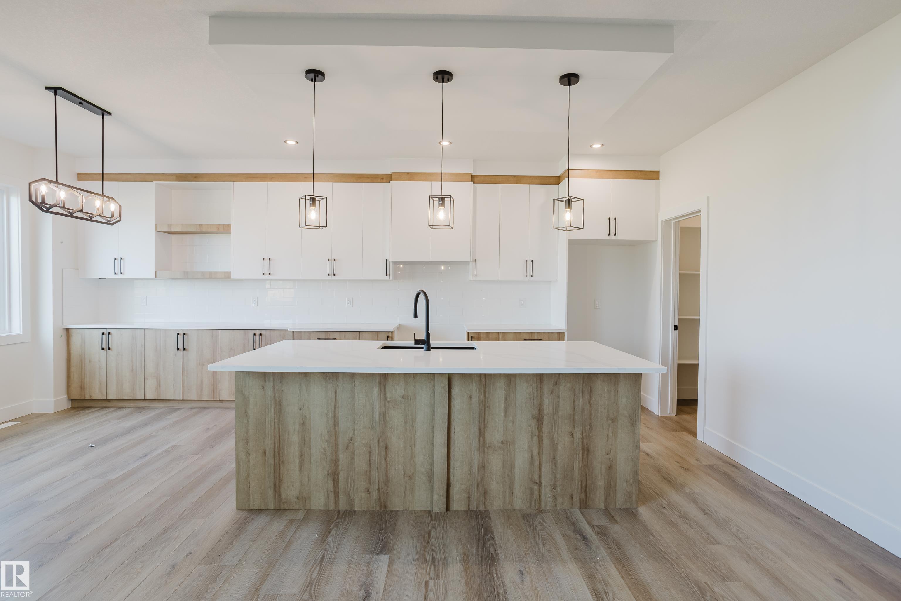 Photo 10 at 325 Bluff Cove, Black Stone, Leduc