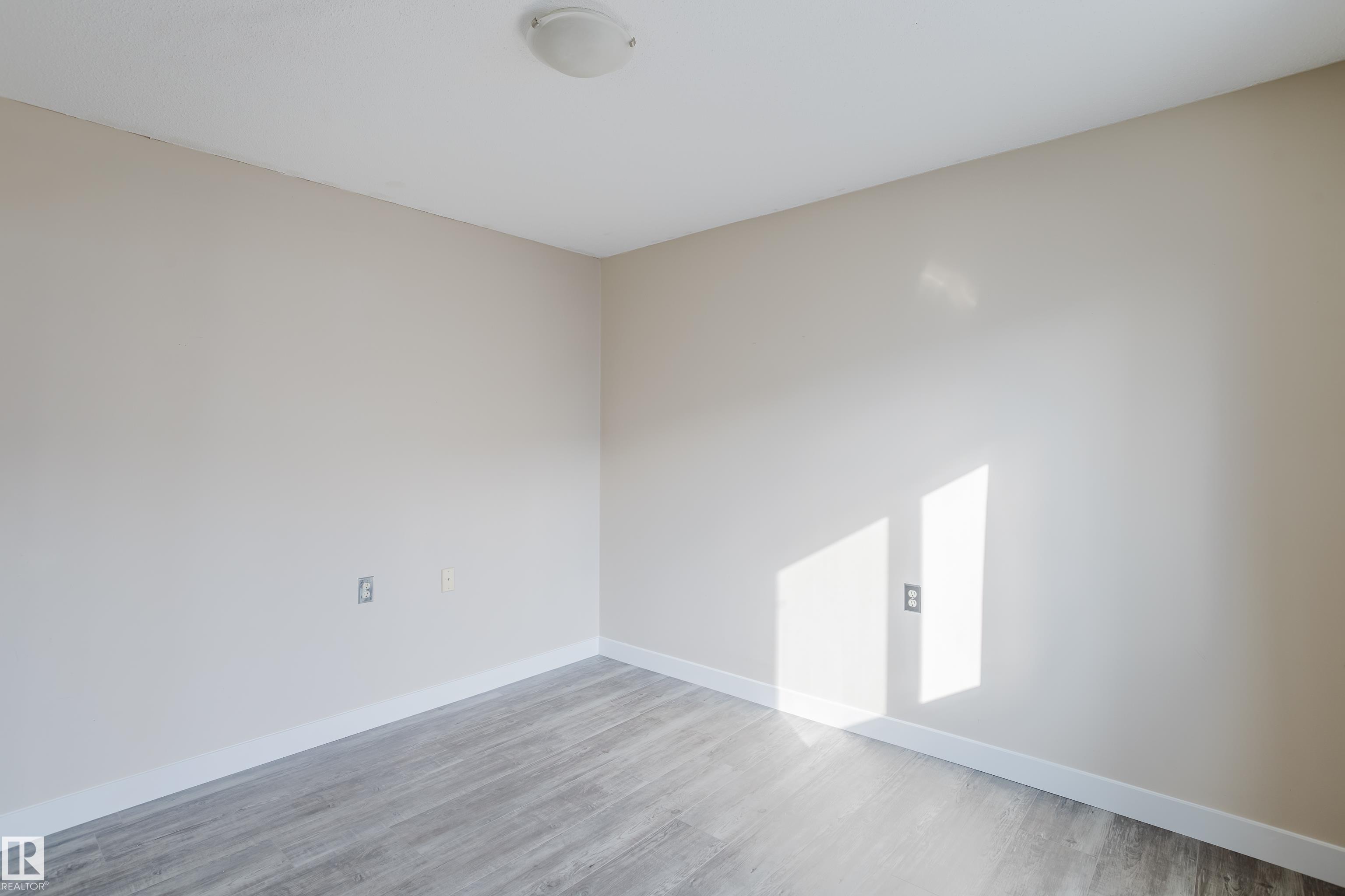Photo 21 at 17723 95 Street NW, Lago Lindo, Edmonton