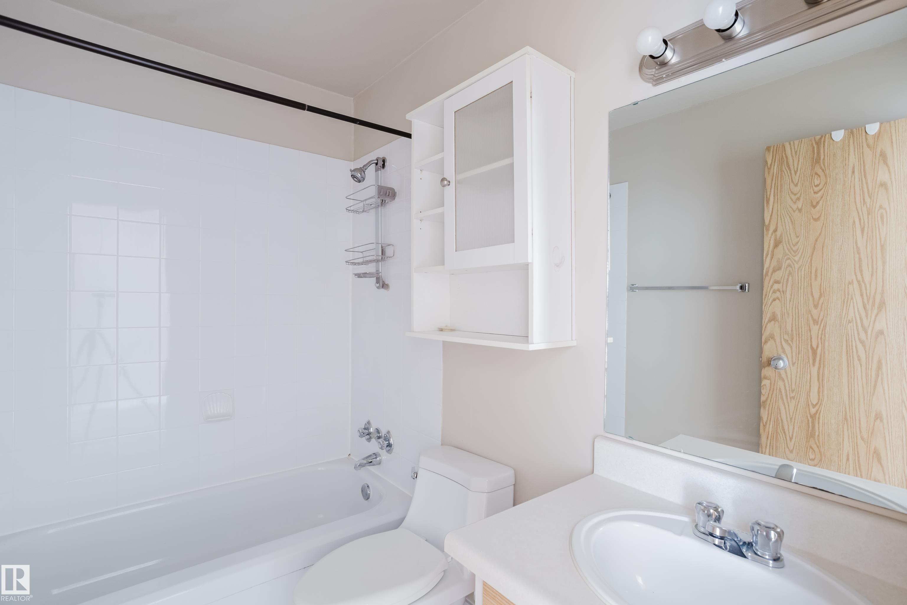 Photo 23 at 17723 95 Street NW, Lago Lindo, Edmonton
