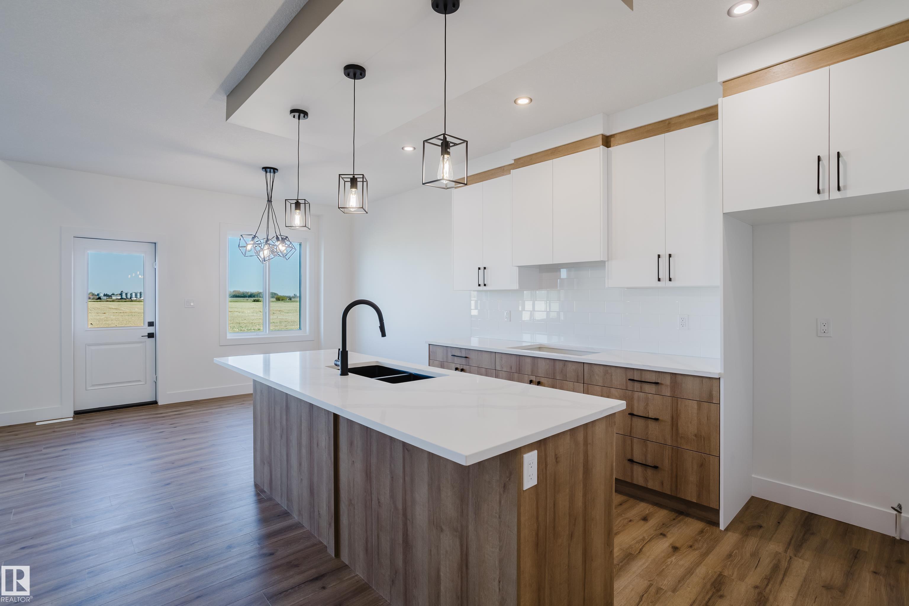Photo 11 at 331 Bluff Cove, Black Stone, Leduc