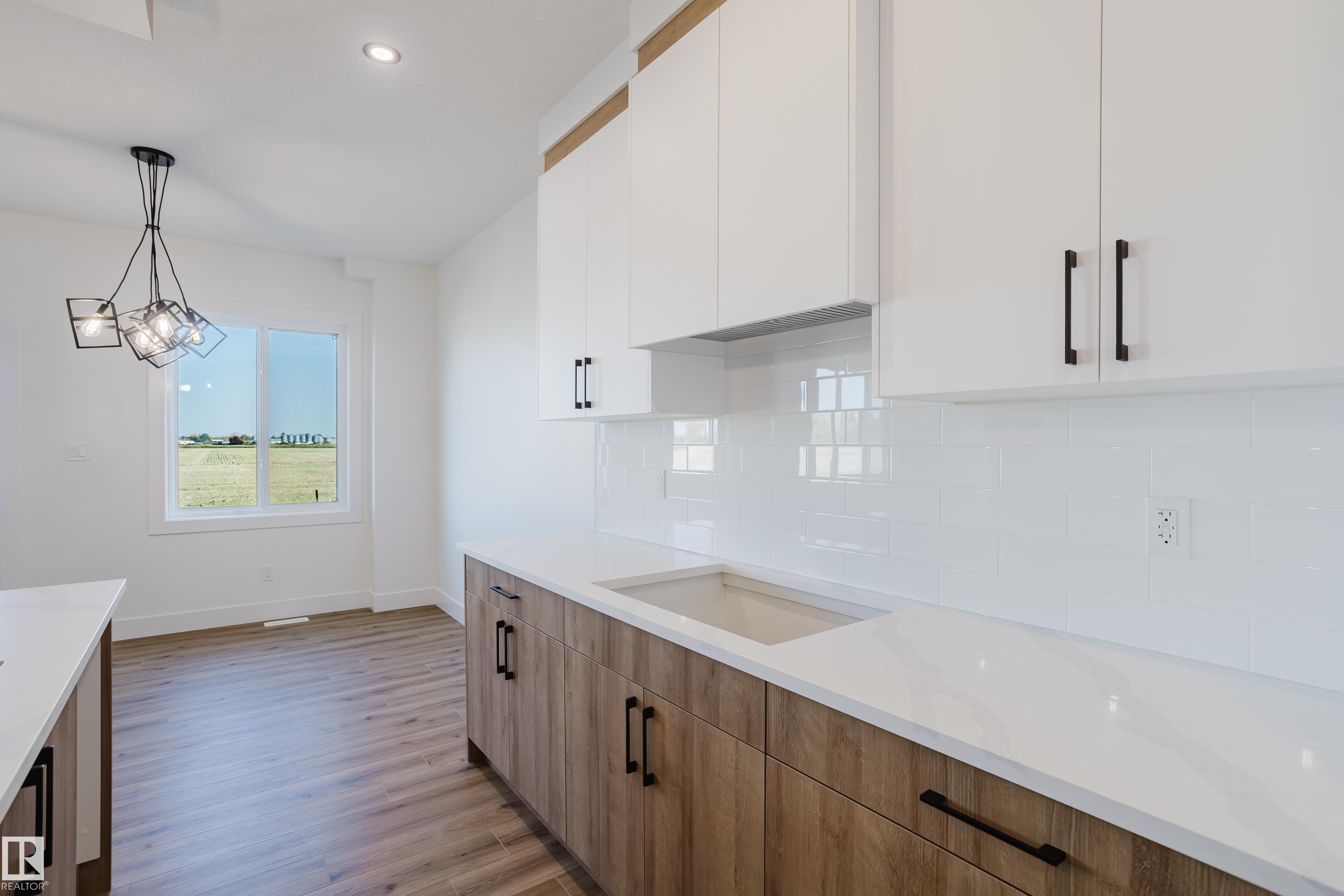 Photo 19 at 331 Bluff Cove, Black Stone, Leduc