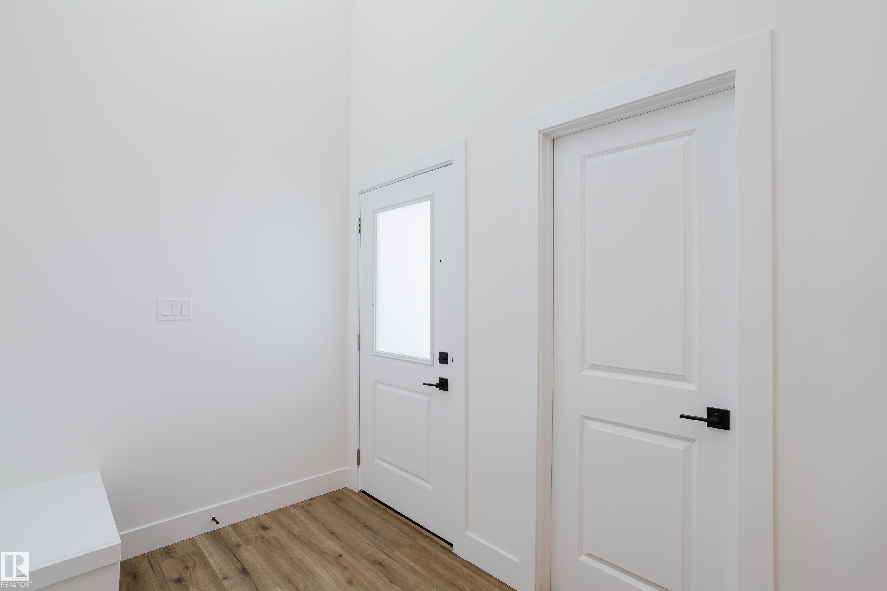 Photo 3 at 331 Bluff Cove, Black Stone, Leduc