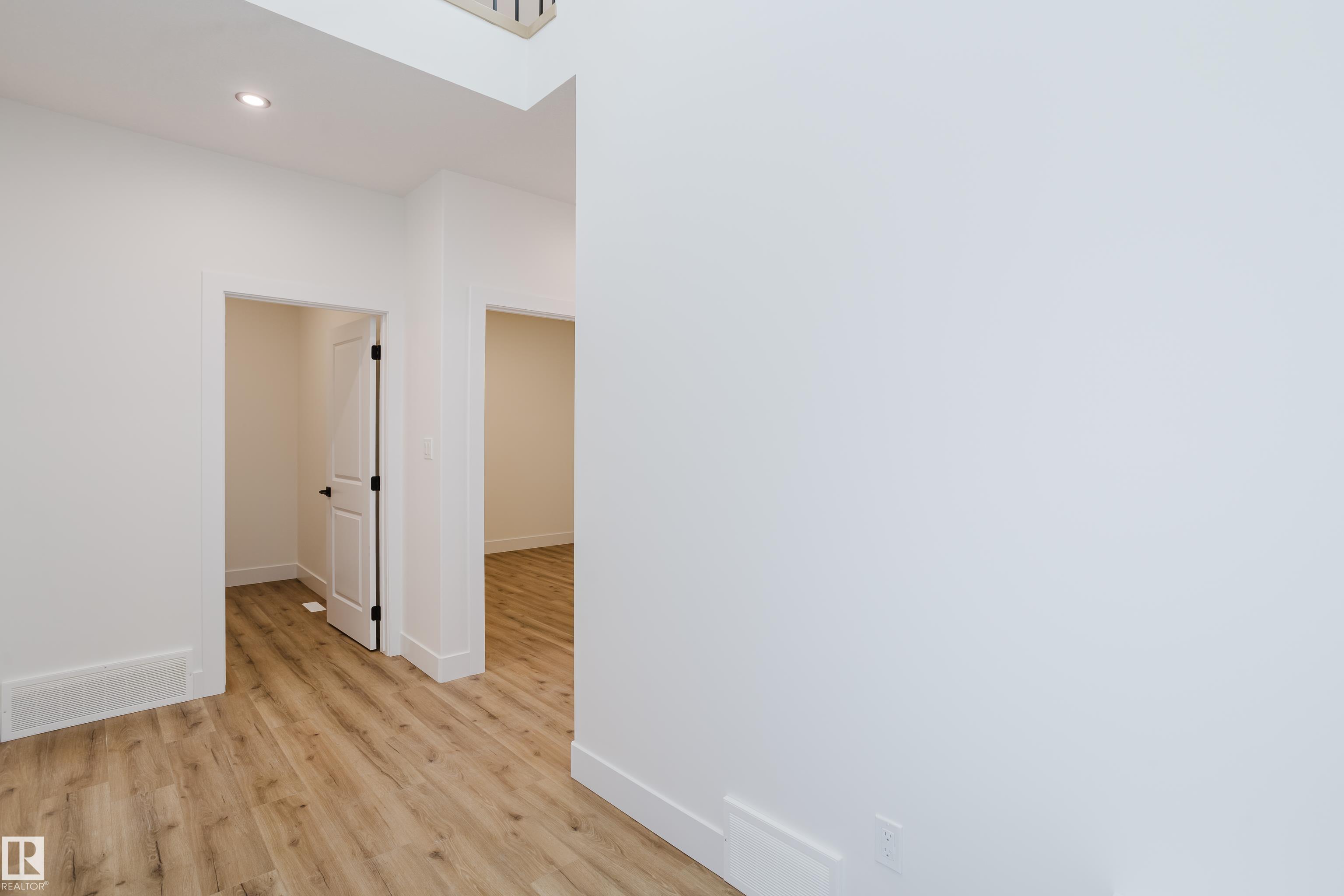 Photo 4 at 331 Bluff Cove, Black Stone, Leduc