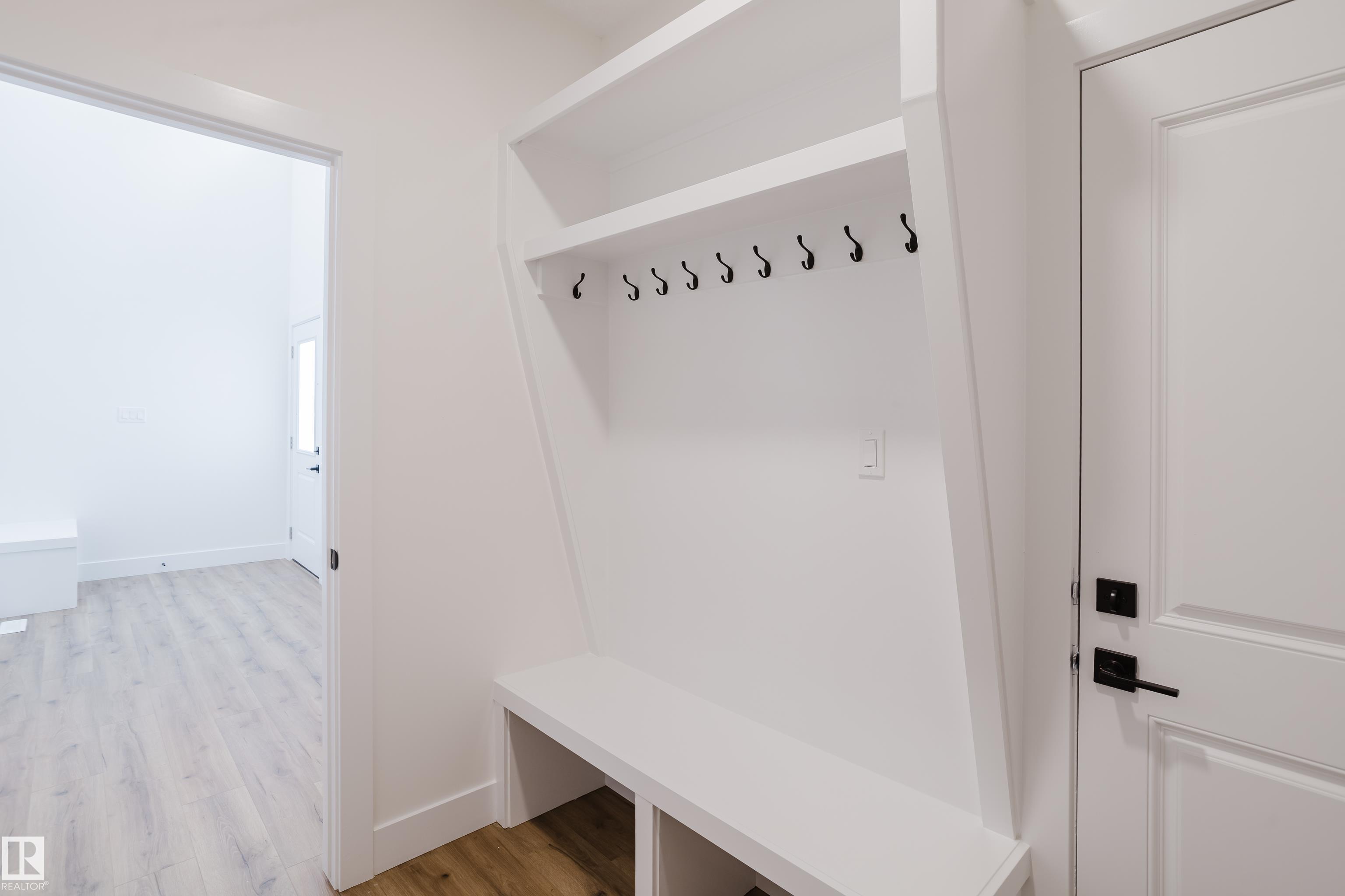 Photo 7 at 331 Bluff Cove, Black Stone, Leduc