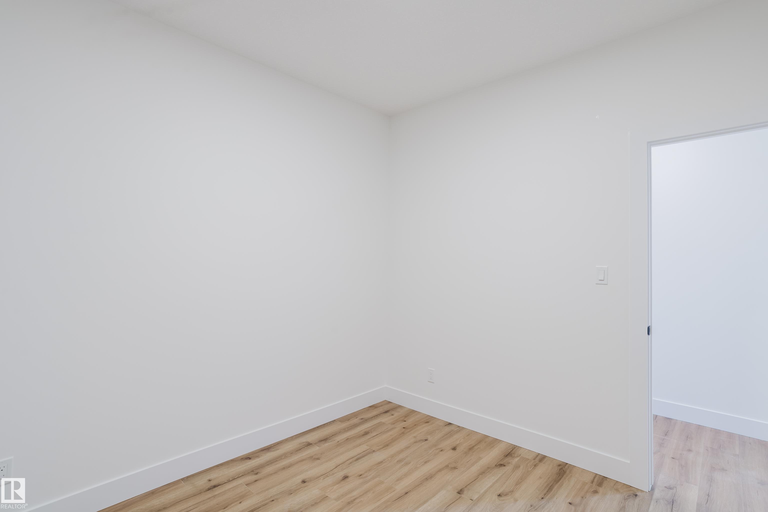 Photo 9 at 331 Bluff Cove, Black Stone, Leduc