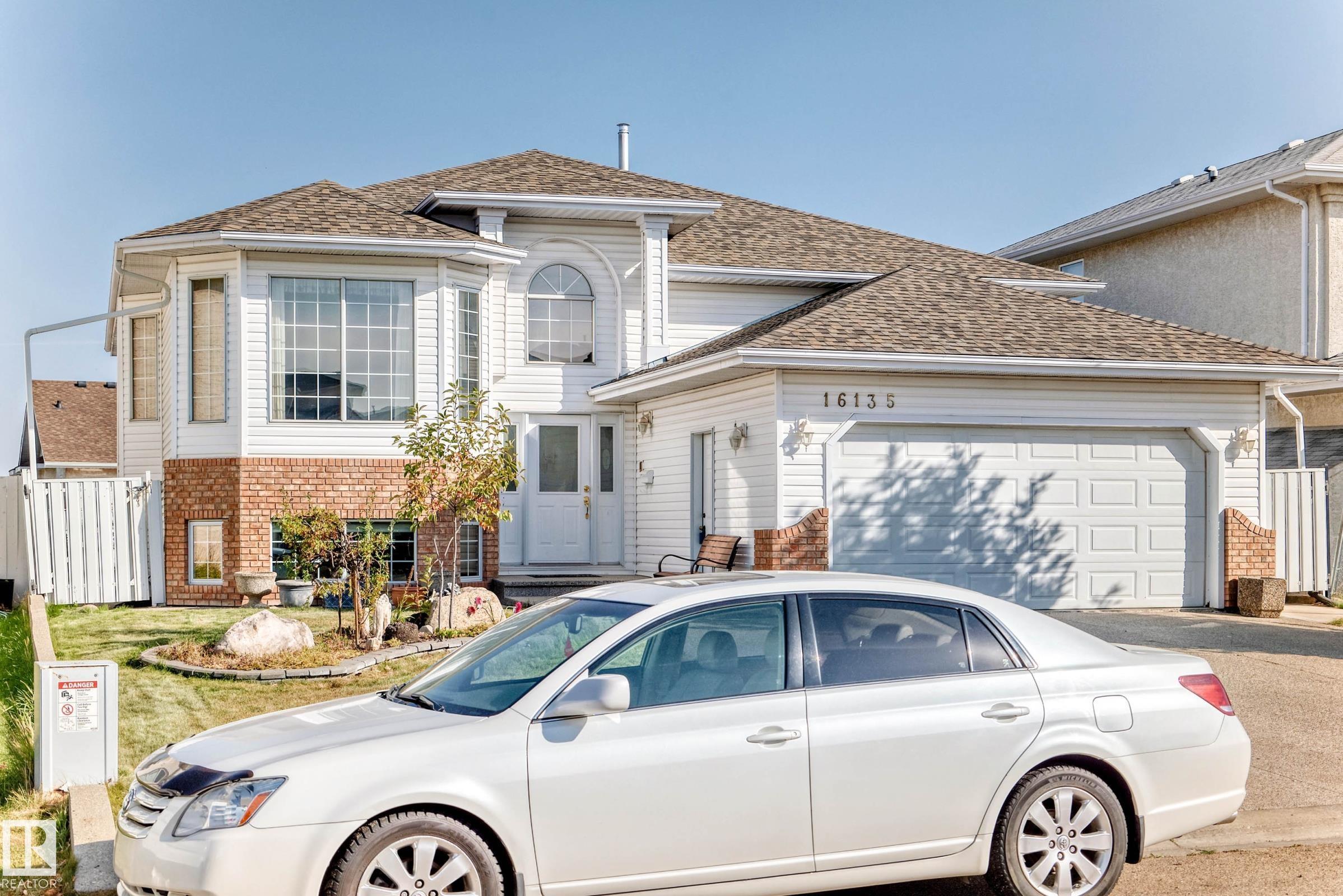 Photo 2 at 16135 56 Street NW, Hollick-Kenyon, Edmonton
