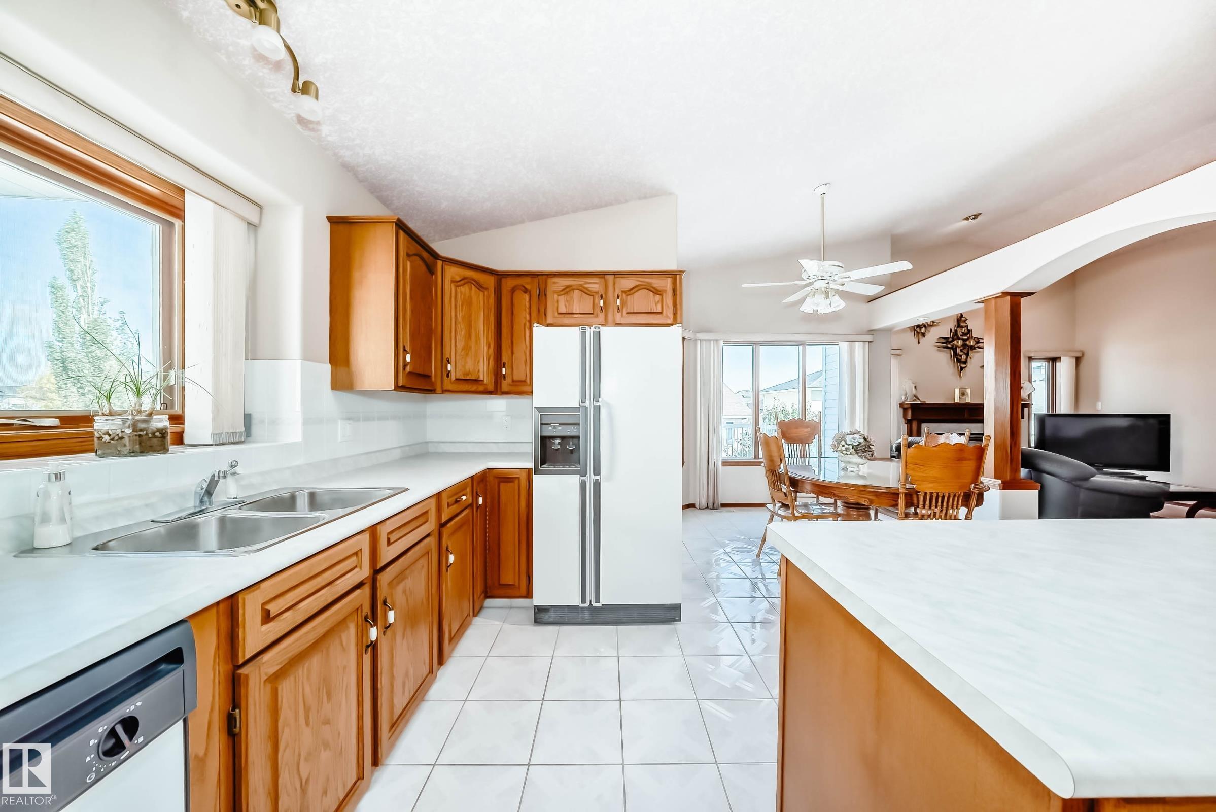 Photo 13 at 16135 56 Street NW, Hollick-Kenyon, Edmonton