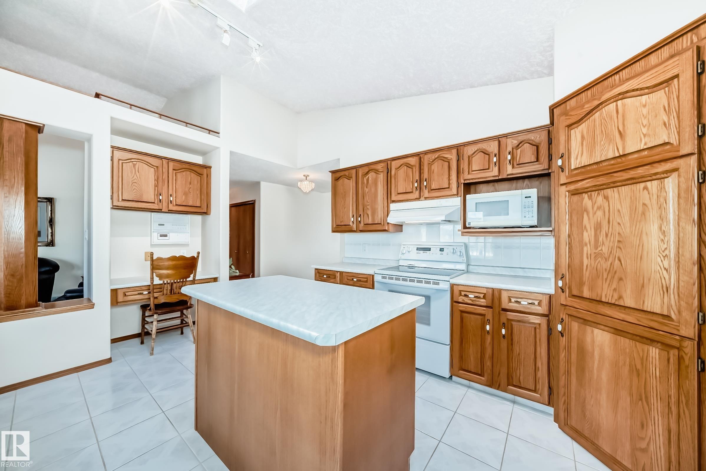 Photo 15 at 16135 56 Street NW, Hollick-Kenyon, Edmonton