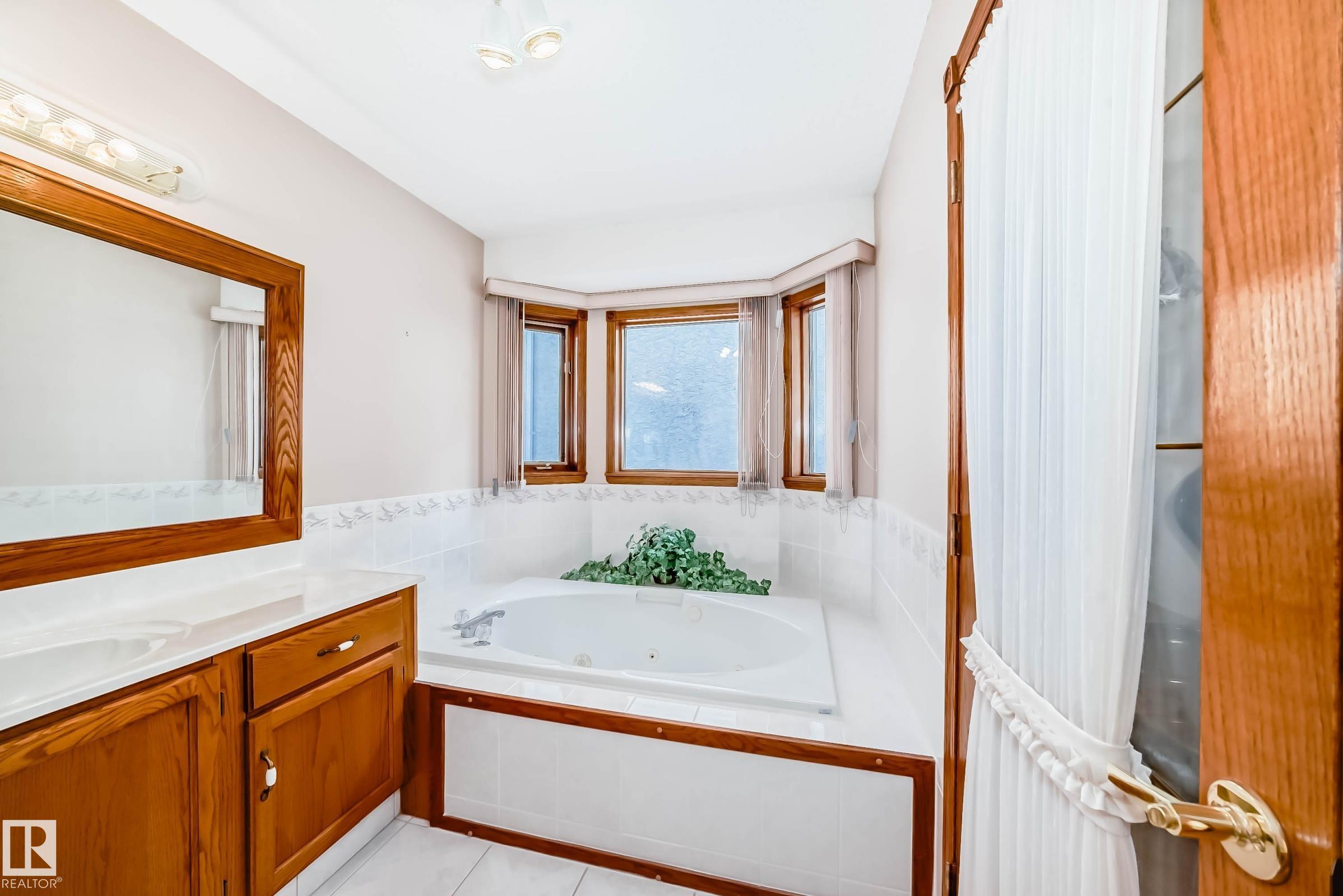 Photo 31 at 16135 56 Street NW, Hollick-Kenyon, Edmonton