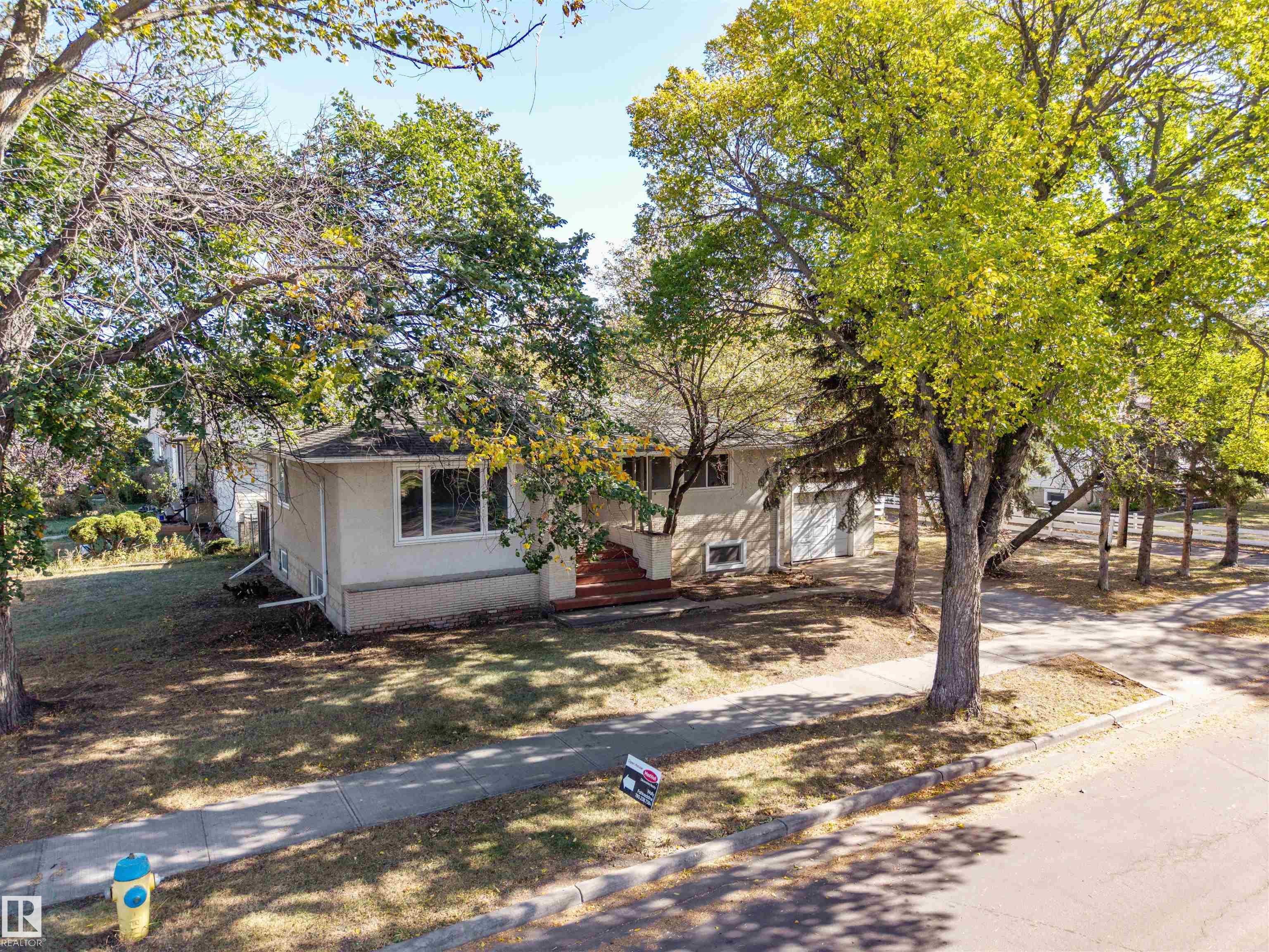 11715 139 Street NW, Woodcroft, Edmonton 