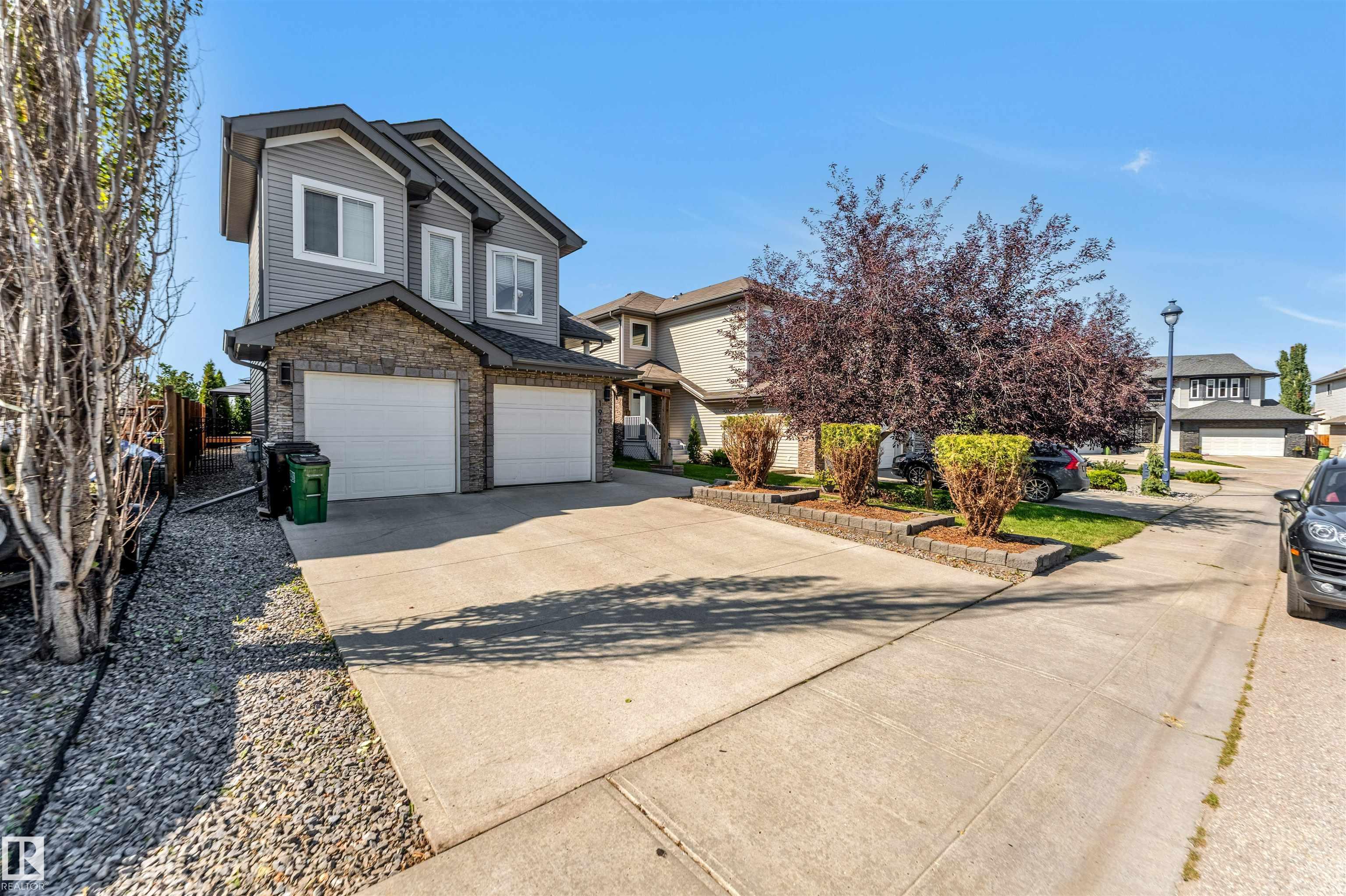 Photo 3 at 1920 69 Street SW, Summerside, Edmonton