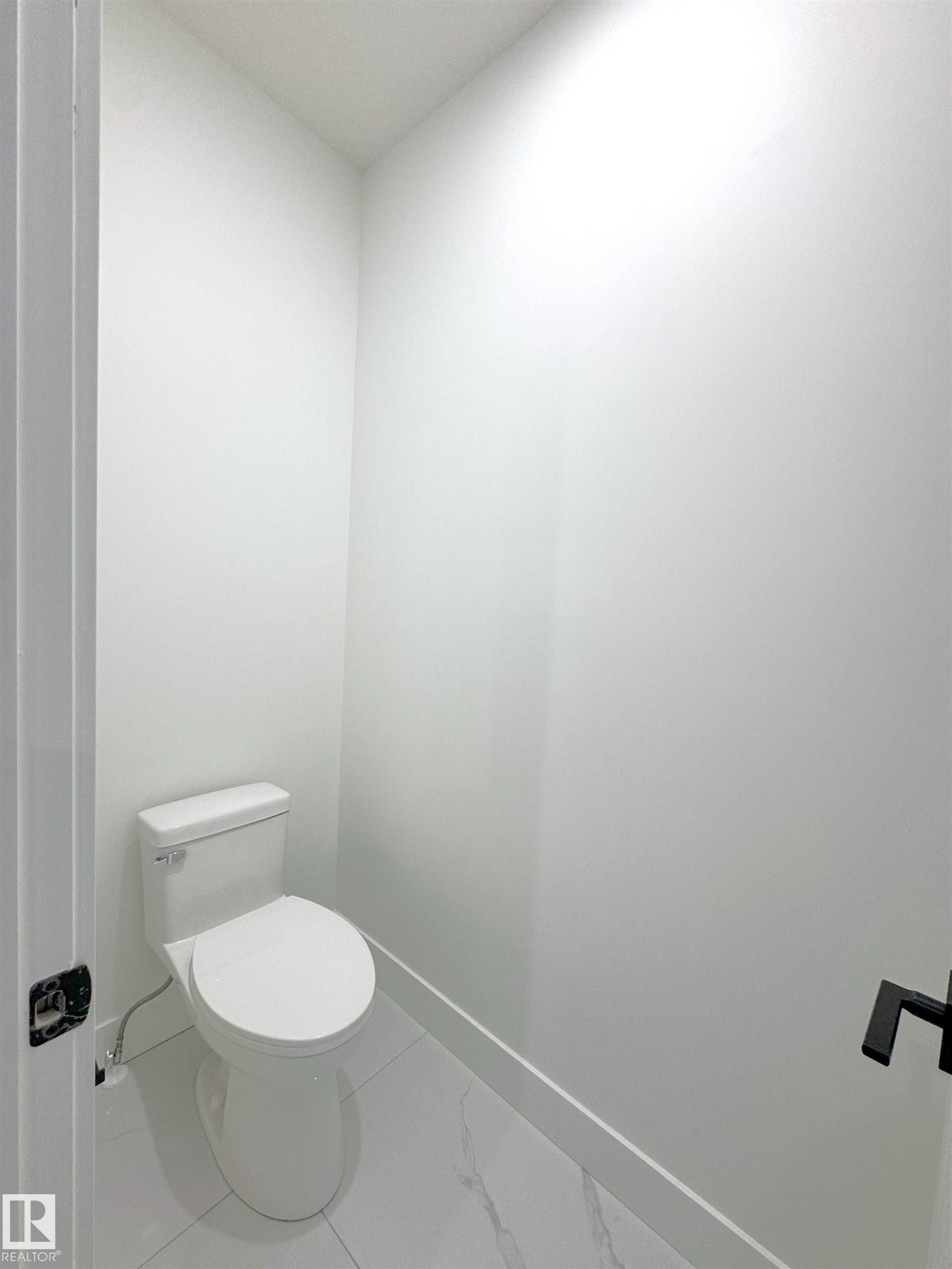 Photo 32 at 144 Edgewater Cir, Southfork, Leduc