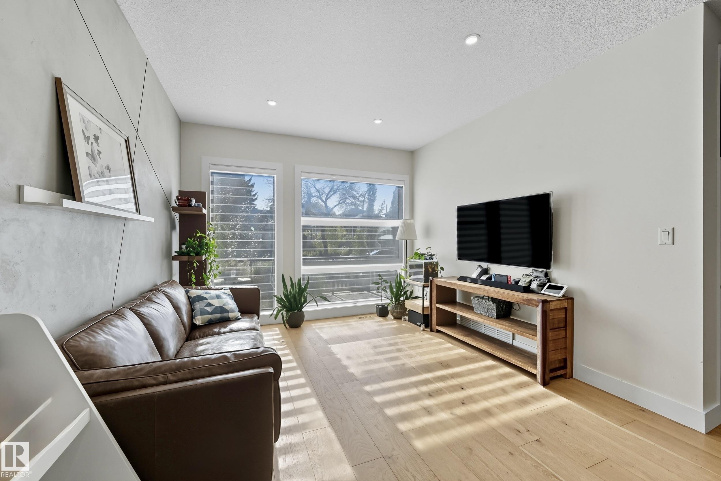 Photo 15 at 8806 85 Avenue NW, Bonnie Doon, Edmonton