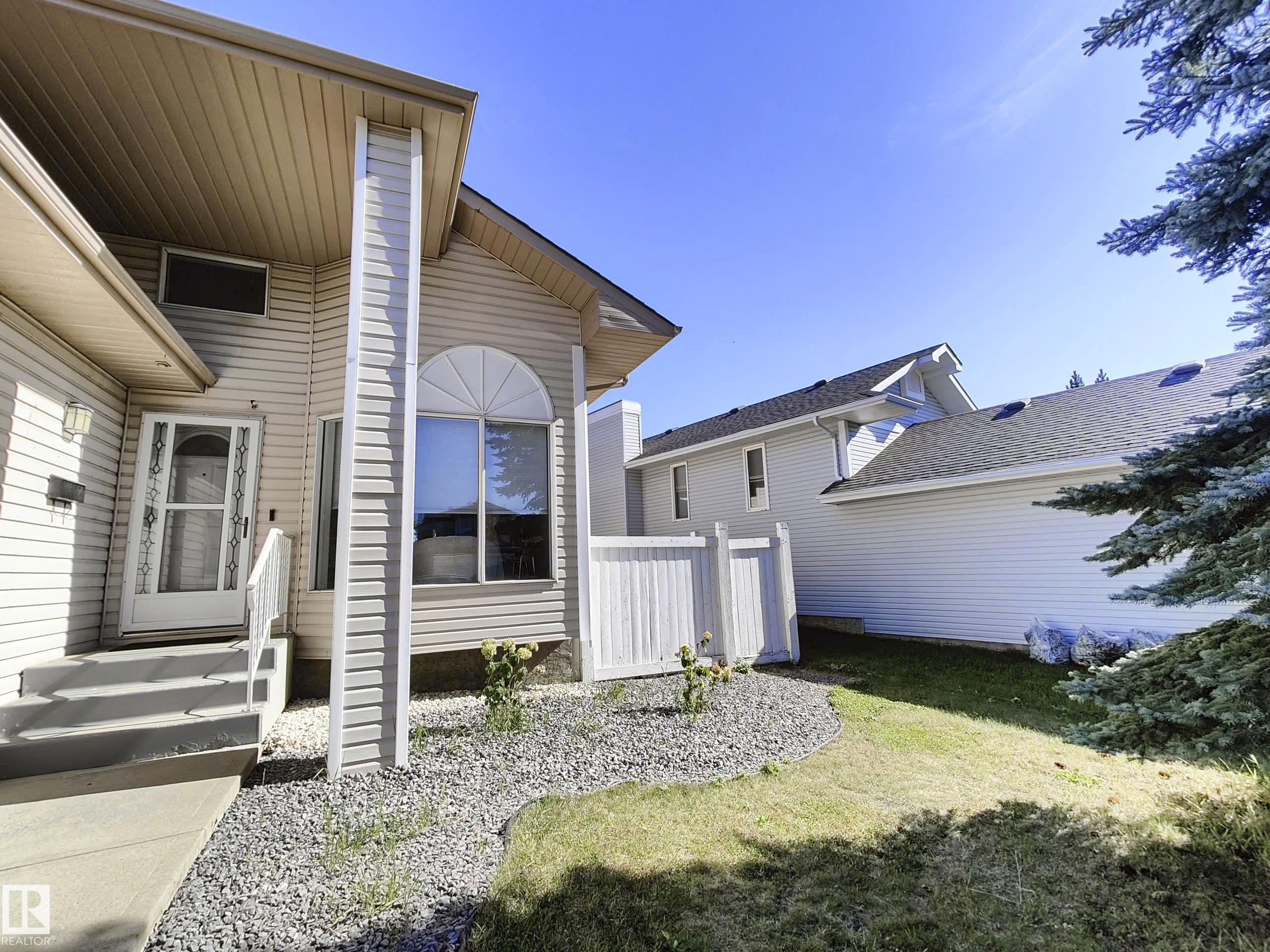 Photo 3 at 215 Peter Close NW, Potter Greens, Edmonton