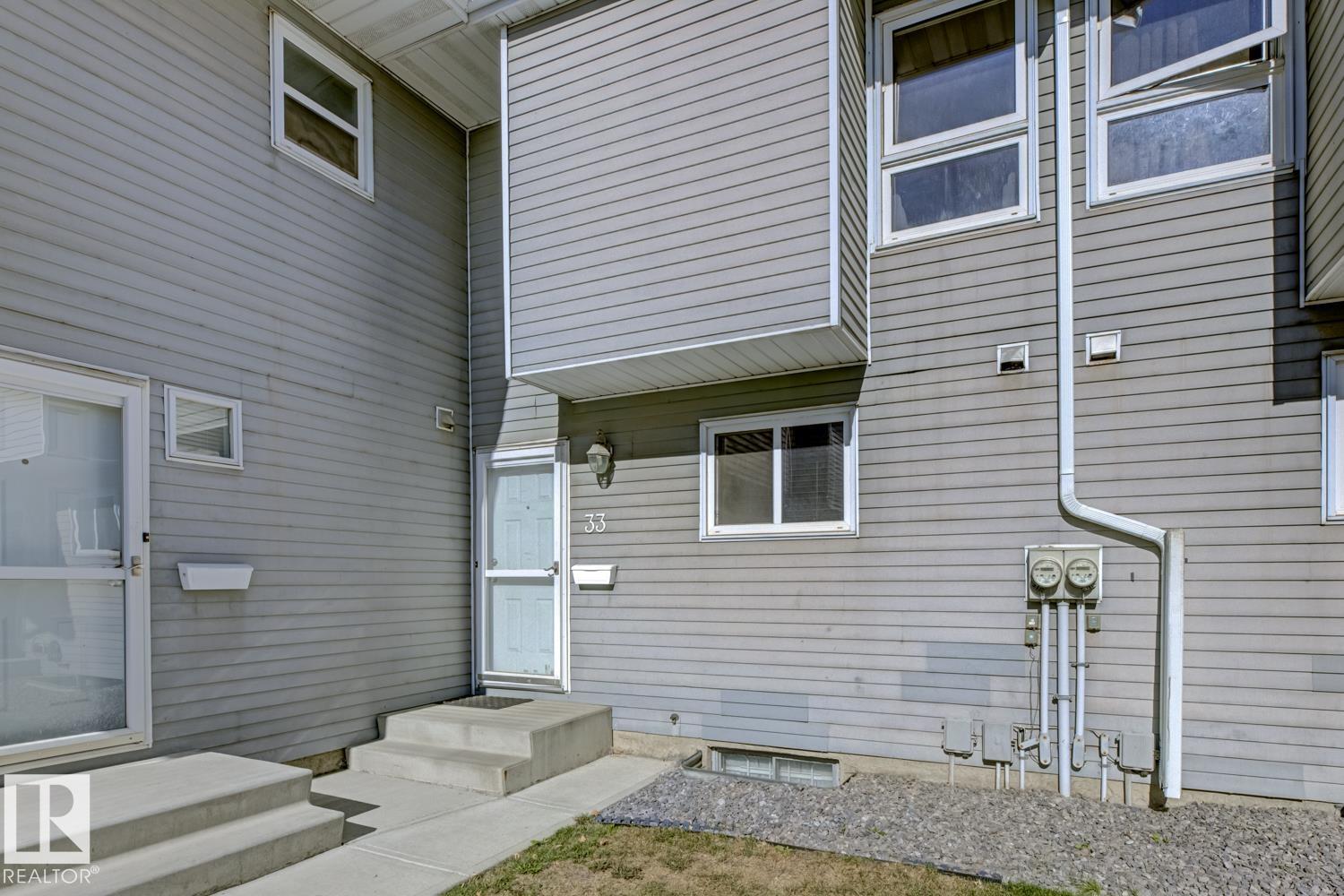 Photo 3 at 33 - 15710 Beaumaris Road NW, Beaumaris, Edmonton