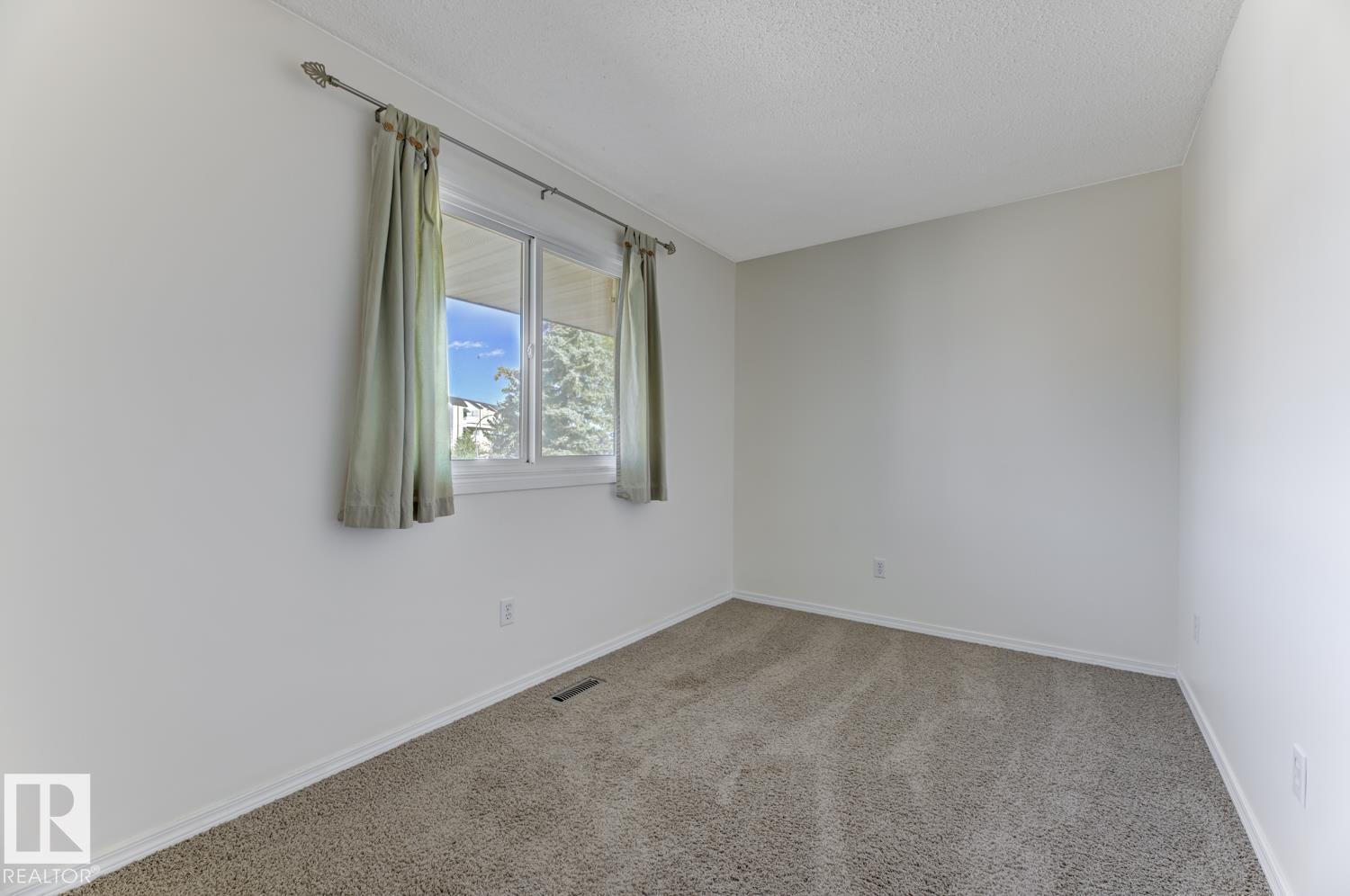 Photo 28 at 33 - 15710 Beaumaris Road NW, Beaumaris, Edmonton