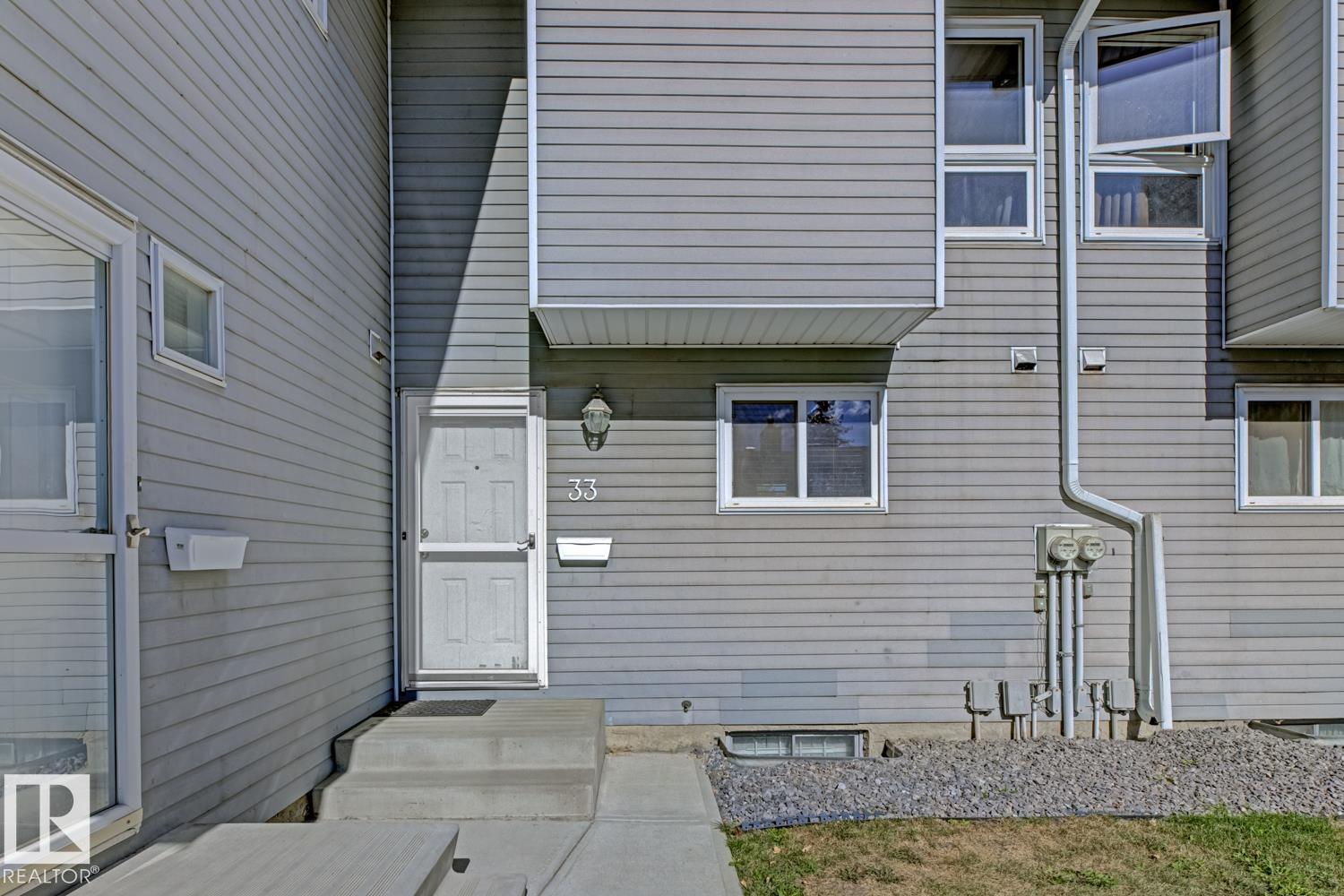 Photo 4 at 33 - 15710 Beaumaris Road NW, Beaumaris, Edmonton