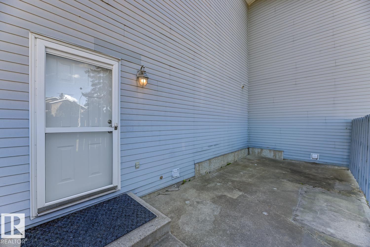Photo 5 at 33 - 15710 Beaumaris Road NW, Beaumaris, Edmonton