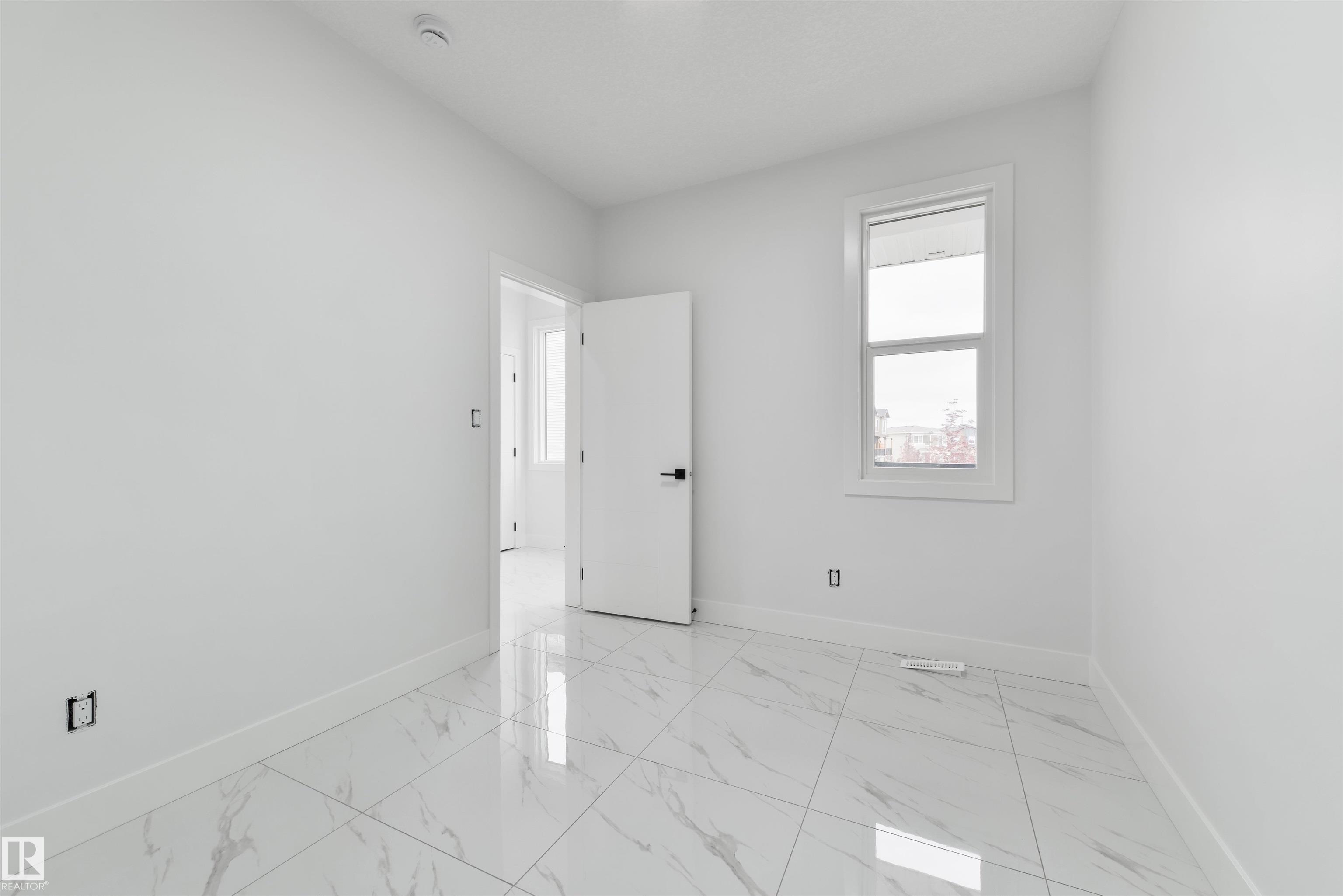 Photo 6 at 536 37 Street SW, Charlesworth, Edmonton