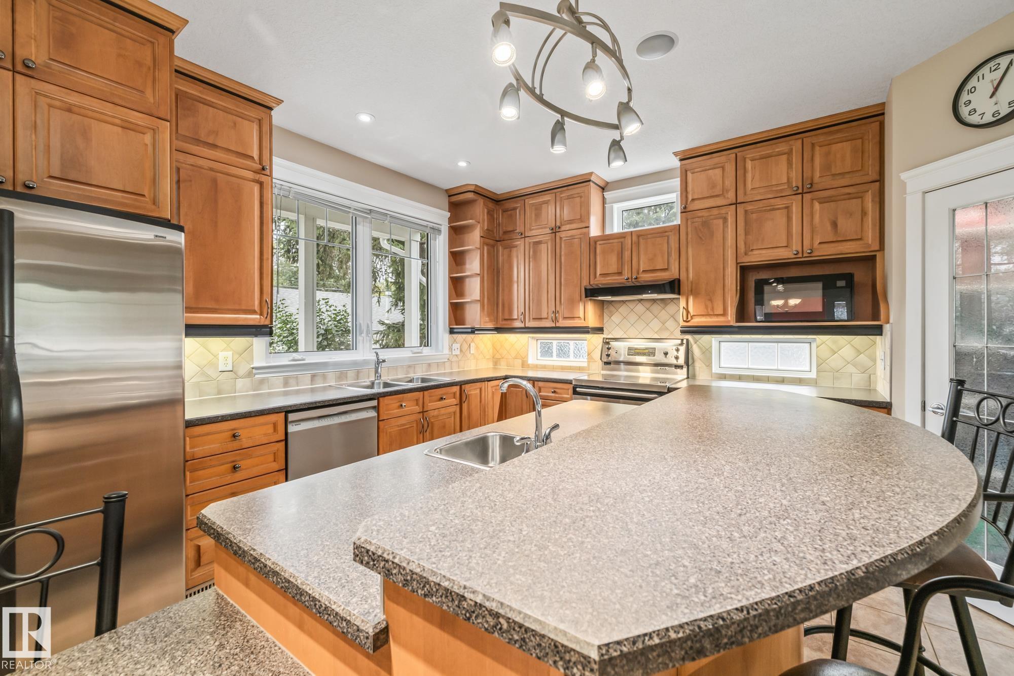 Photo 8 at 9319 93 Street NW, Bonnie Doon, Edmonton