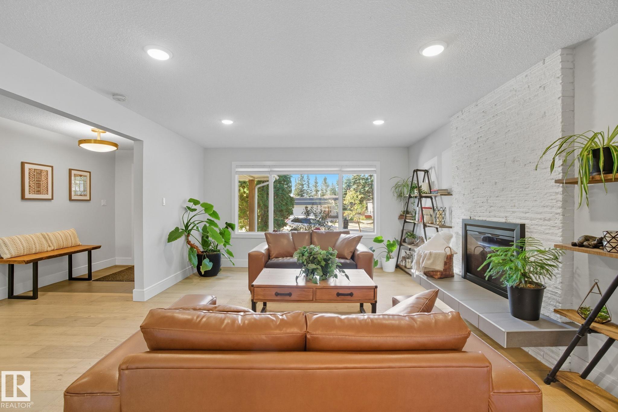 Photo 9 at 12436 Lansdowne Drive NW, Lansdowne, Edmonton
