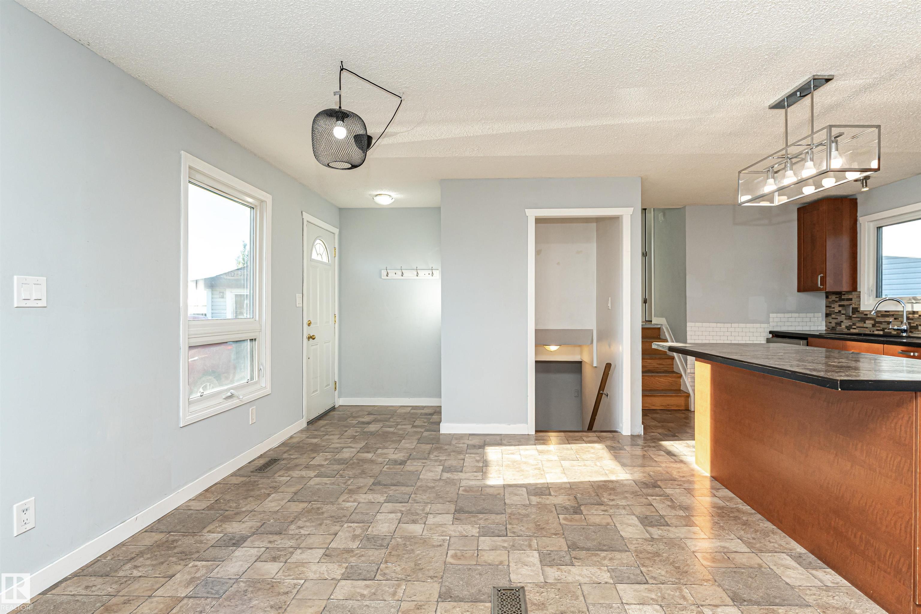 Photo 11 at 9009 102 Avenue, Morinville