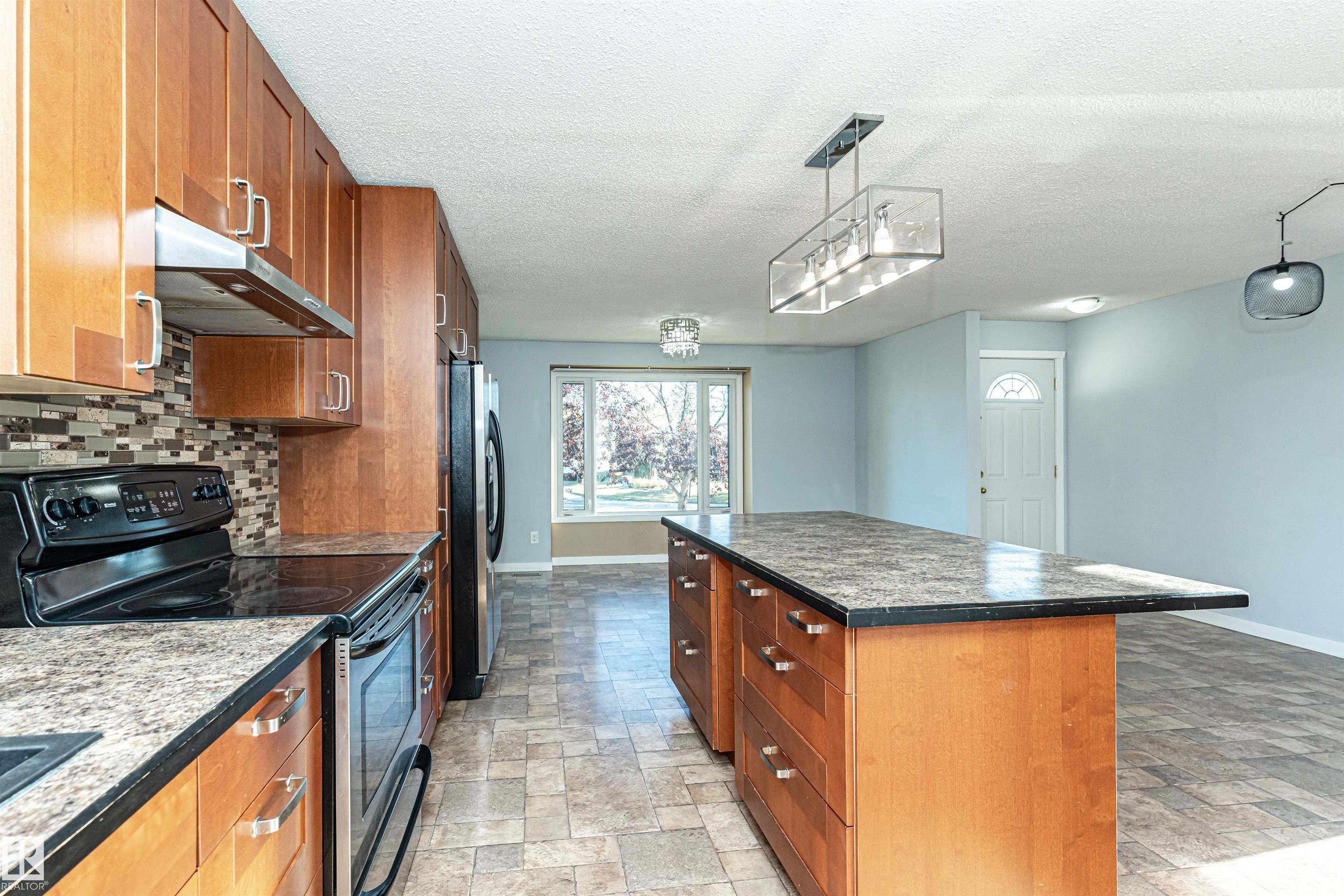 Photo 17 at 9009 102 Avenue, Morinville