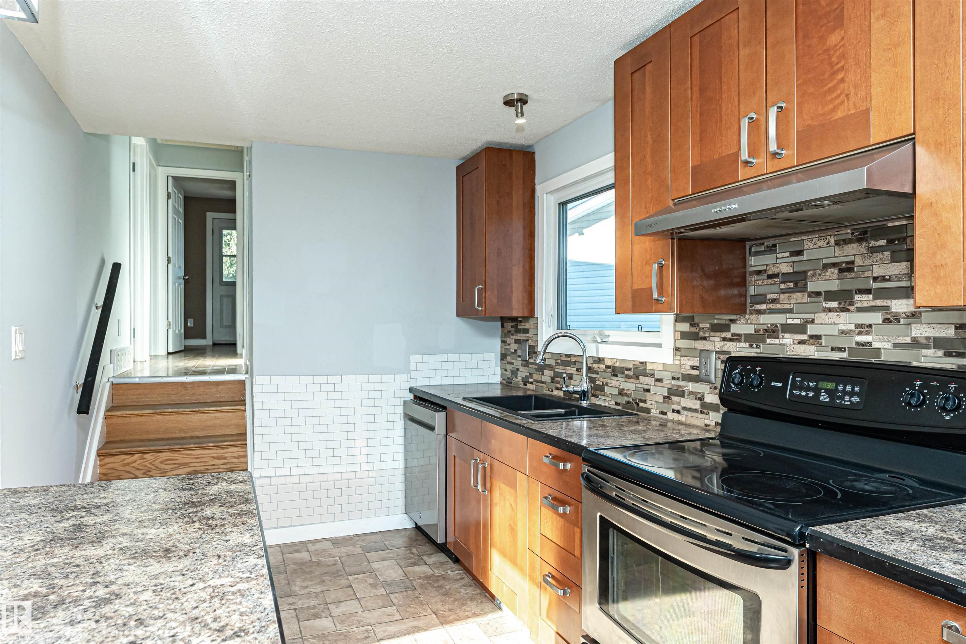 Photo 19 at 9009 102 Avenue, Morinville