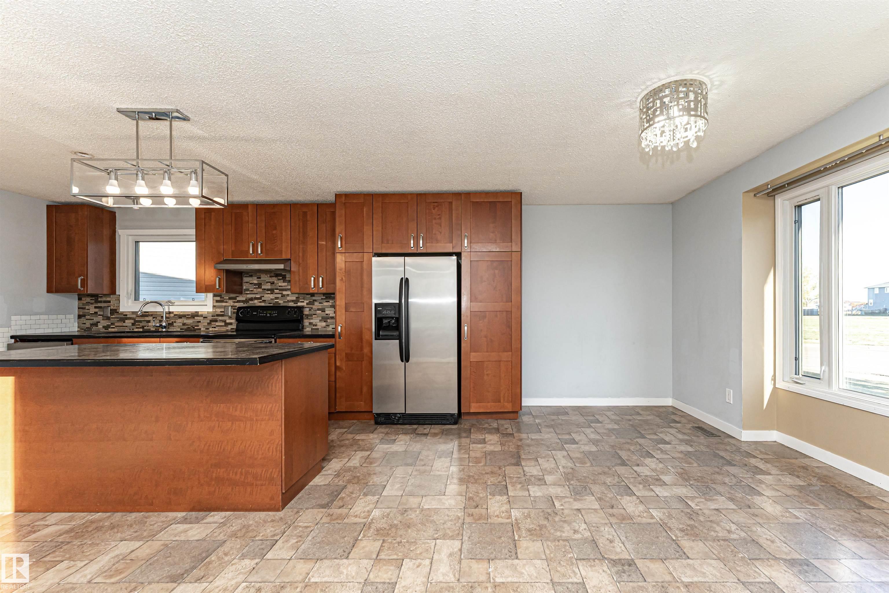 Photo 7 at 9009 102 Avenue, Morinville